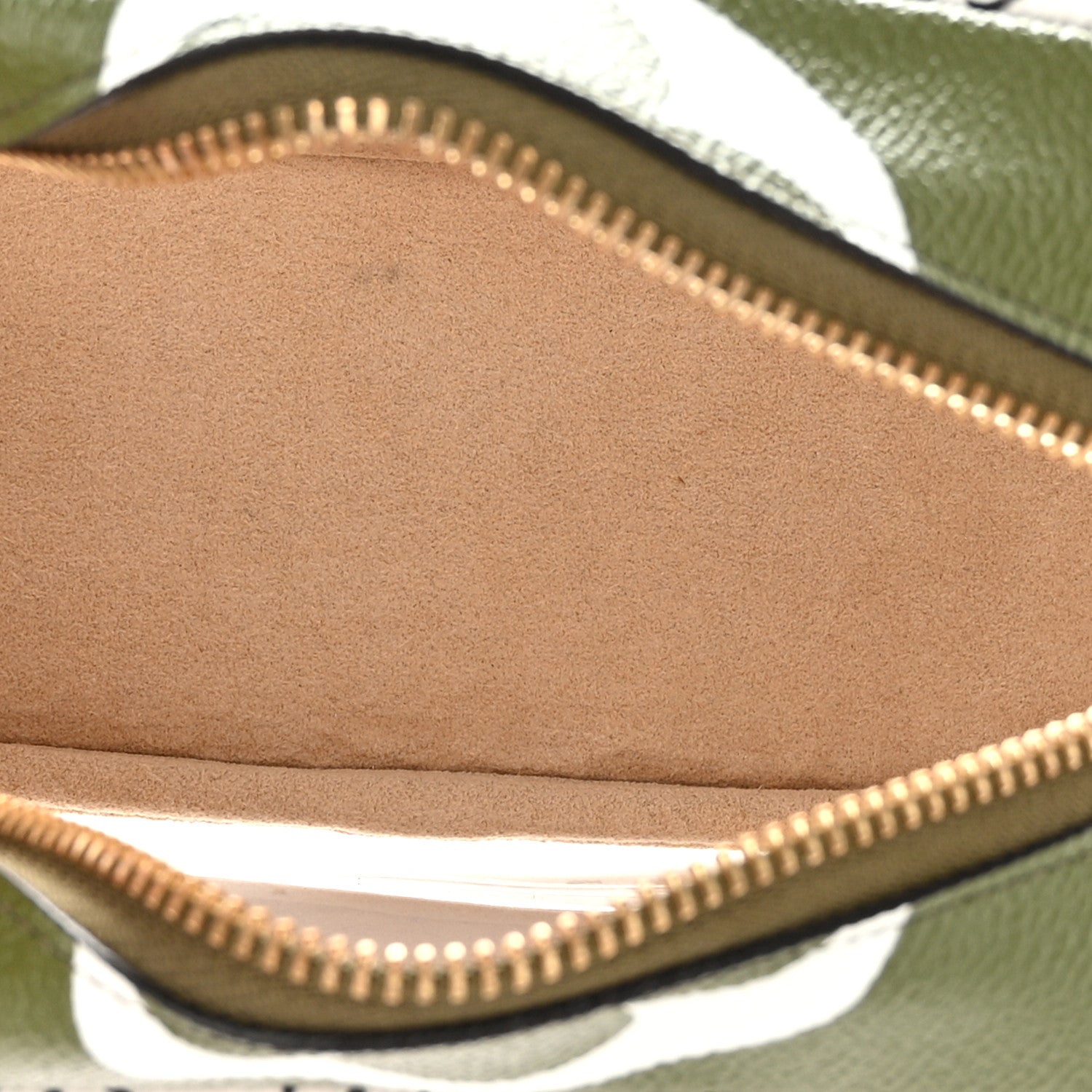 Louis Vuitton Monogram Giant Beach Pouch Kaki 5 of 9