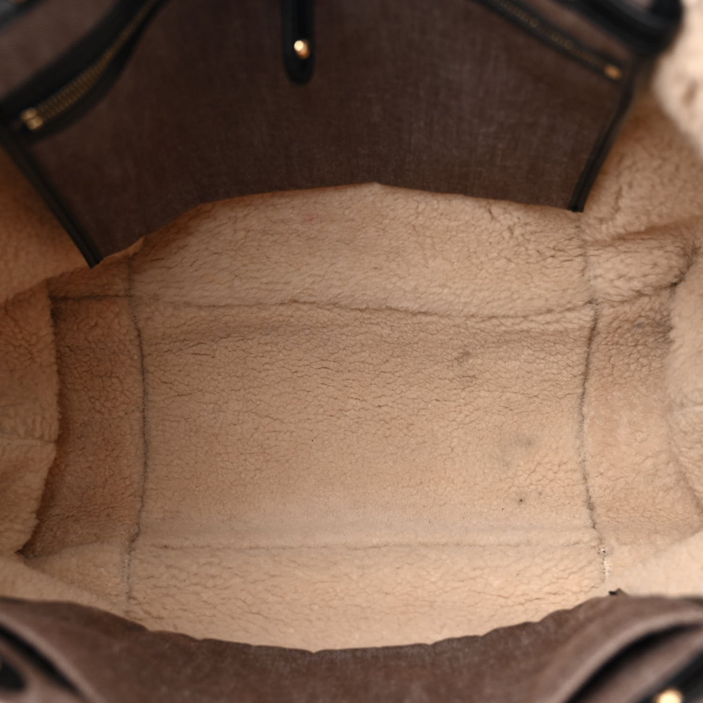 LOUIS VUITTON Patent Monogram Shearling Sac Thunder