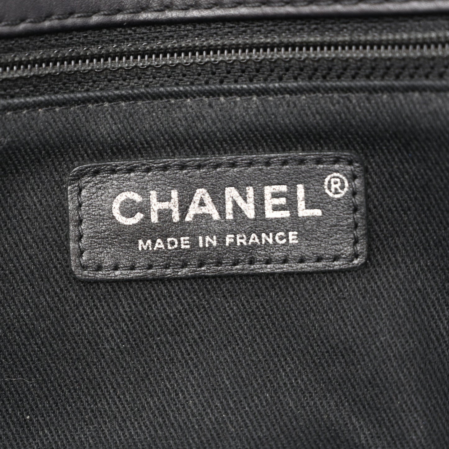 Calfskin Quilted Double Stitch Hamptons Clutch with Chain Black