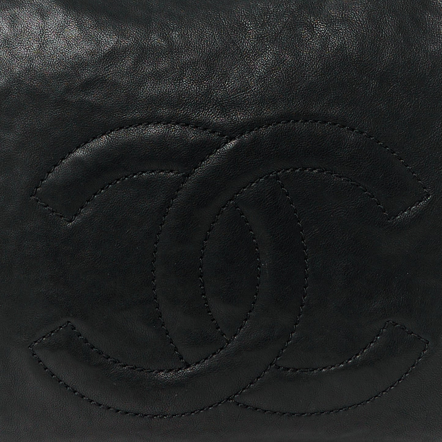 Glazed Caviar Modern Chain Tote Black