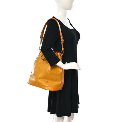 Louis Vuitton Epi Noe Tassil 2 of 15