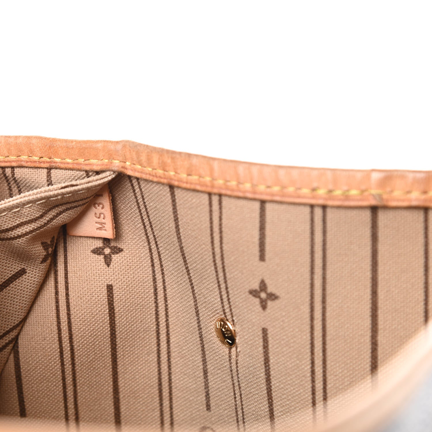 Louis Vuitton Monogram Neverfull MM 7 of 17