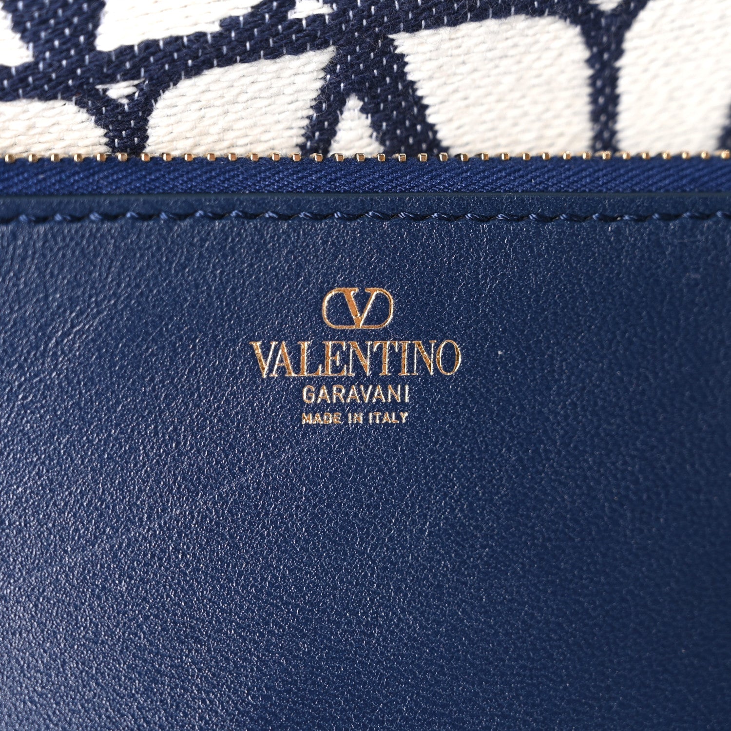 Valentino Garavani Toile Iconographe Vlogo All In Shopping Bag White Worker 7 of 10
