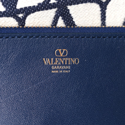 Valentino Garavani Toile Iconographe Vlogo All In Shopping Bag White Worker 7 of 10