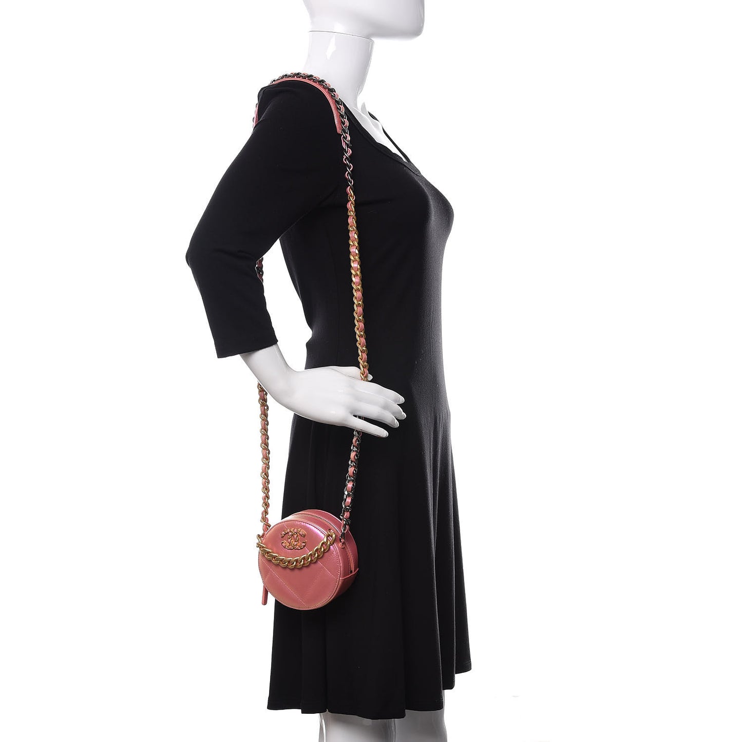 Iridescent Calfskin Quilted 19 Round Clutch With Chain Pink