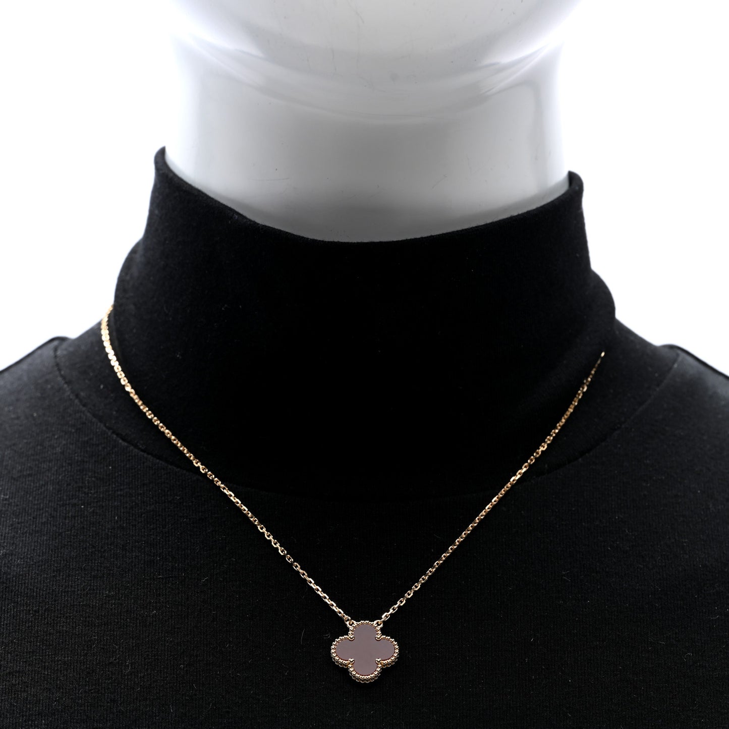 18K Yellow Gold Carnelian Vintage Alhambra Pendant Necklace
