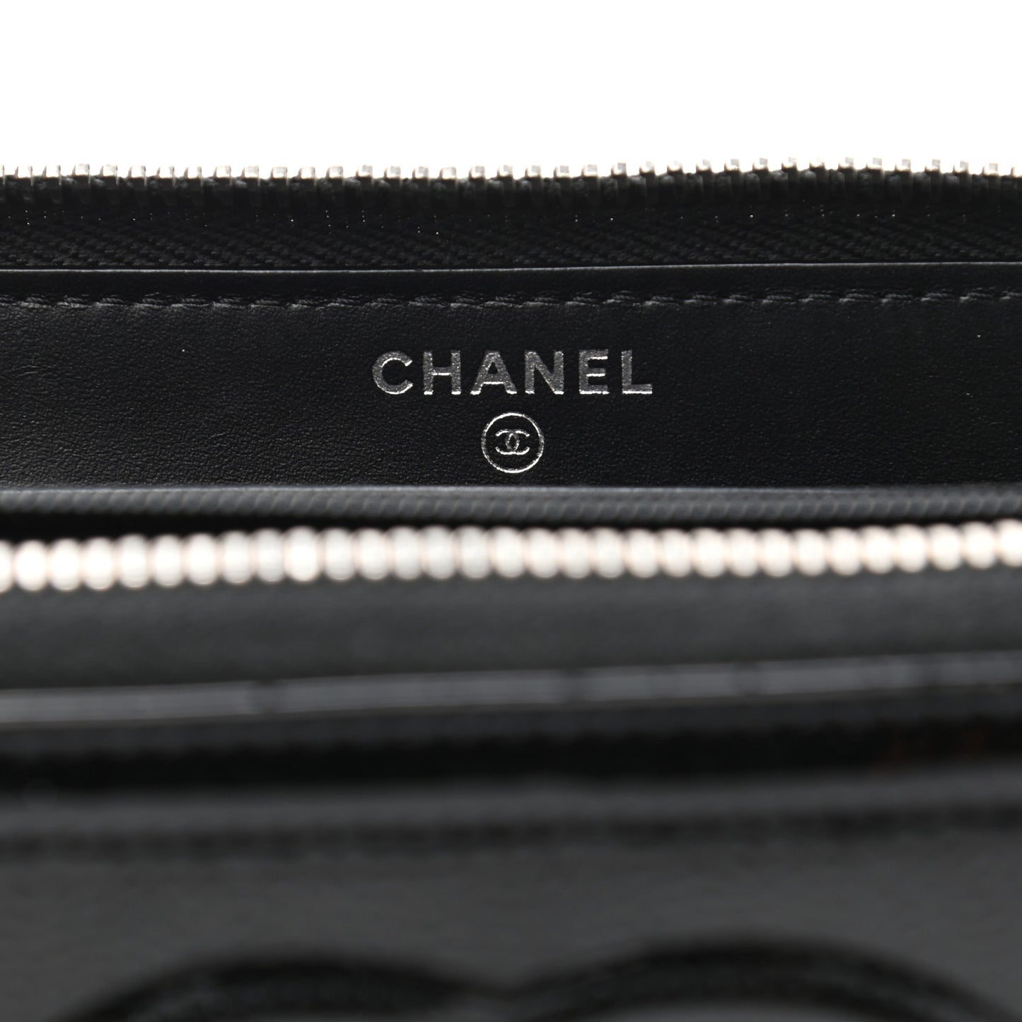 Caviar Patent Small CC Contour Zip Around Wallet Black