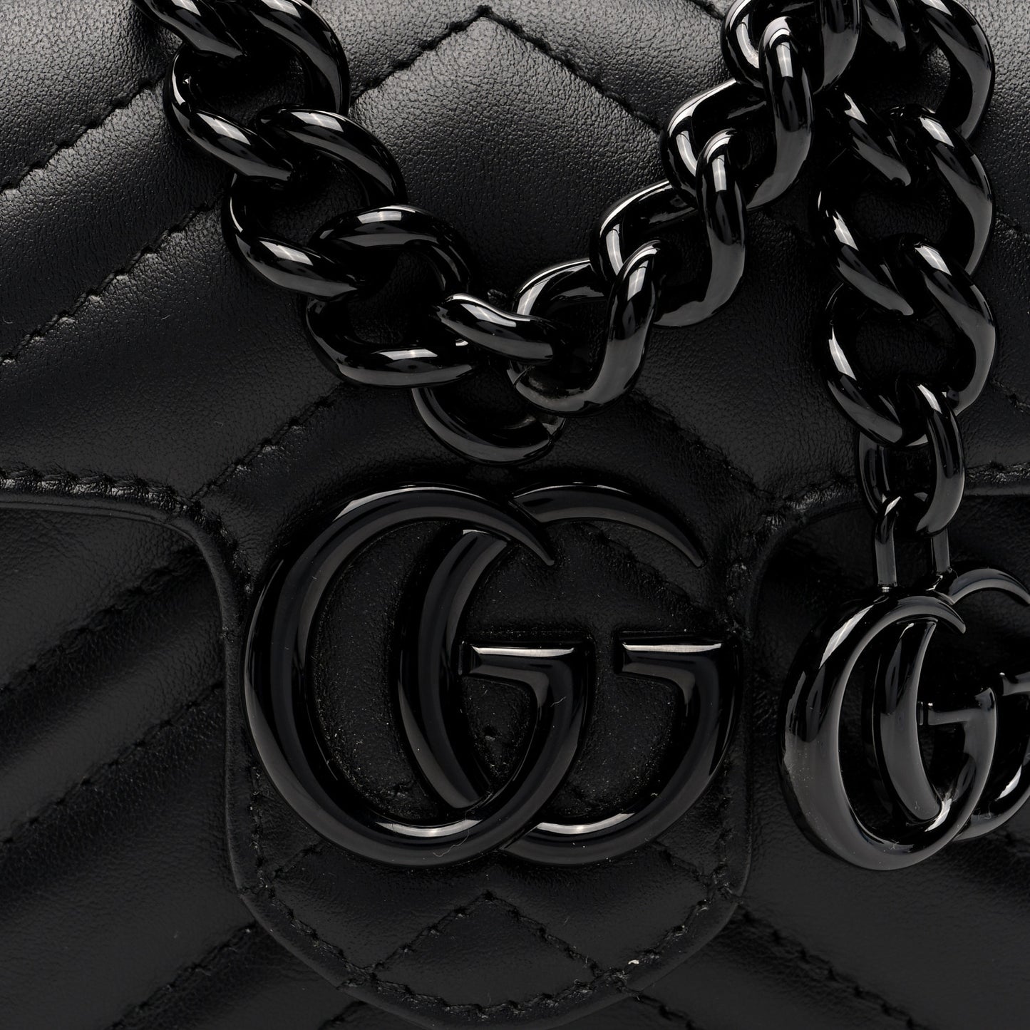 Calfskin Matelasse Monochrome GG Marmont Chain Mini Belt Bag Black