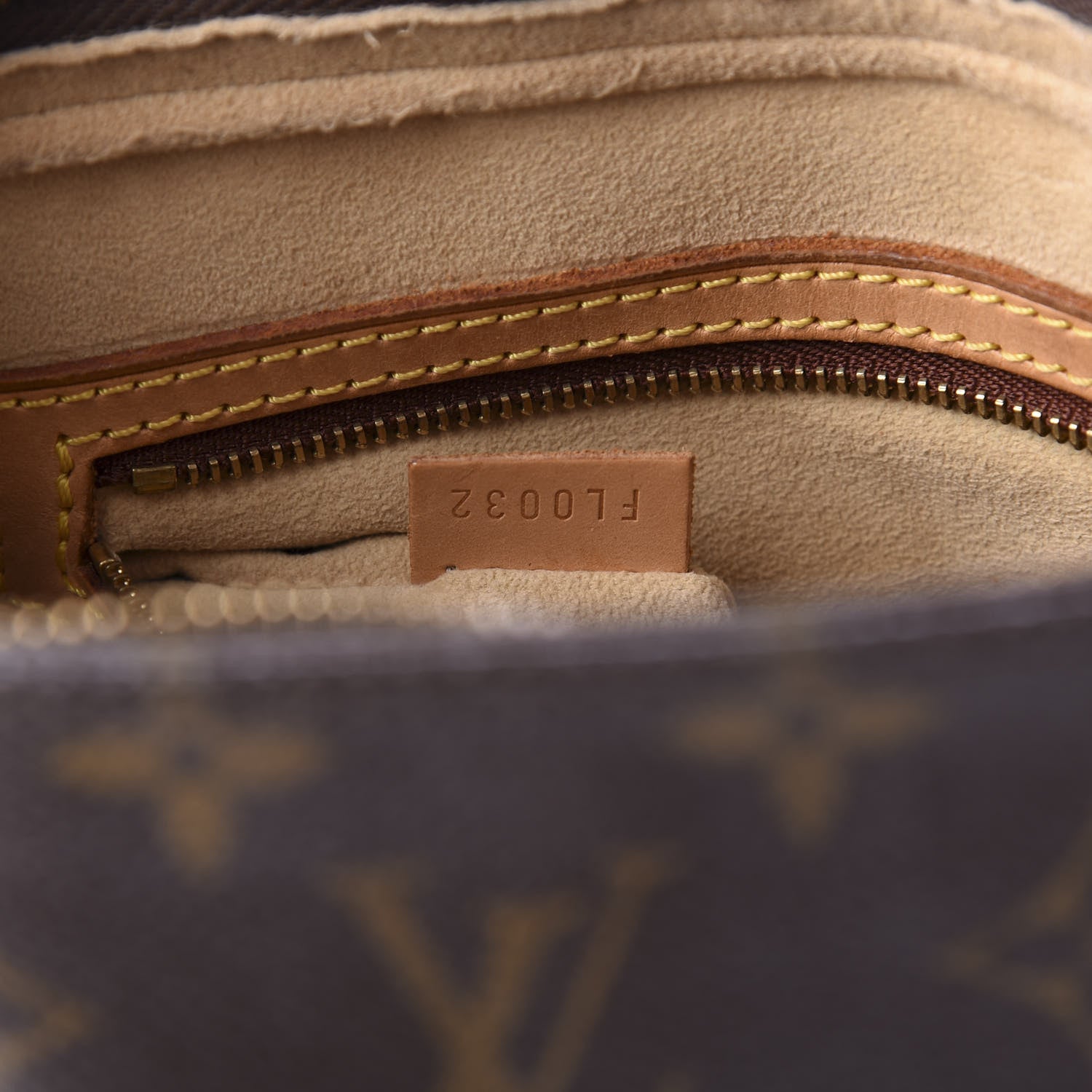 Louis Vuitton Monogram Looping MM 9 of 12
