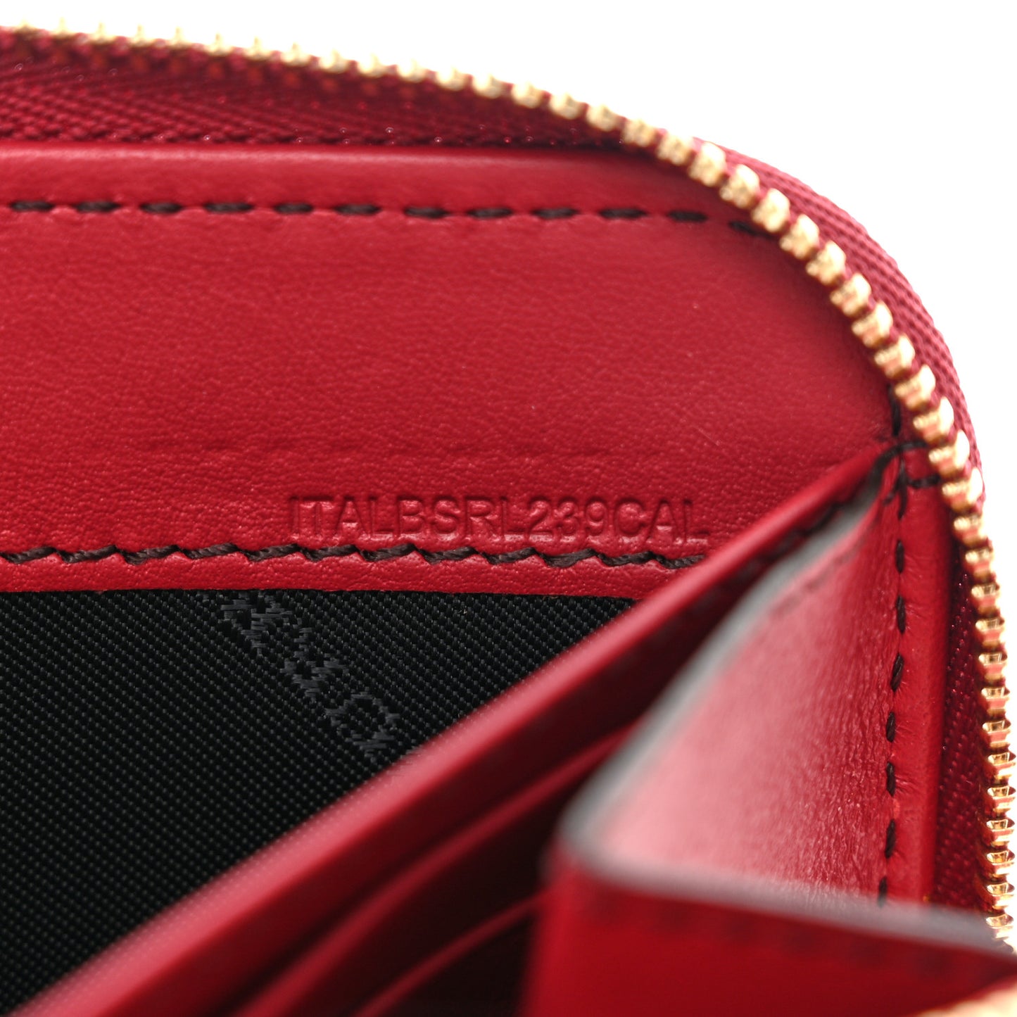 Grainy Calfskin House Check Elmore Zip Around Wallet Russet Red