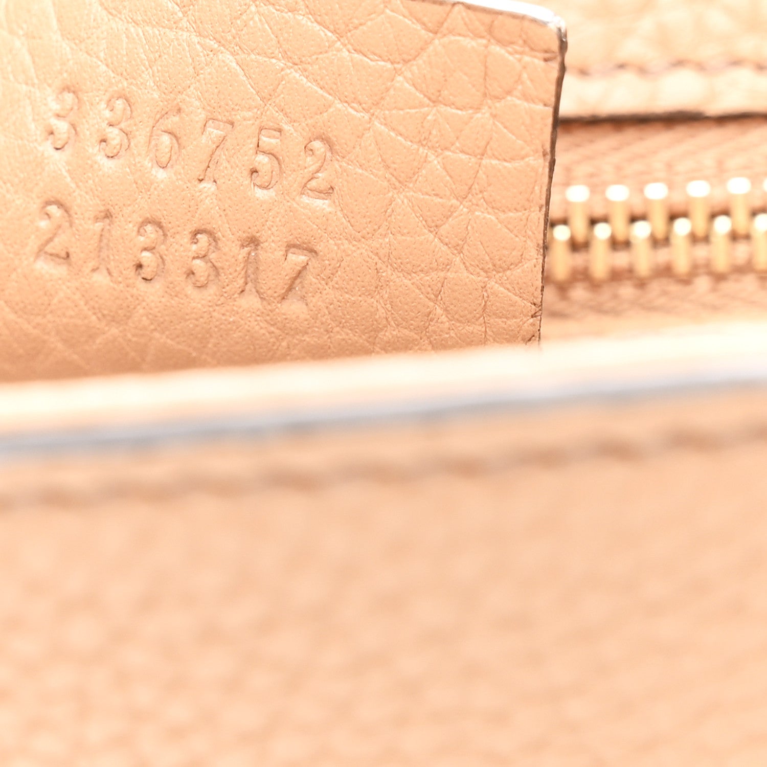 Gucci Pebbled Calfskin Medium Soho Flap Crossbody Camelia 7 of 10