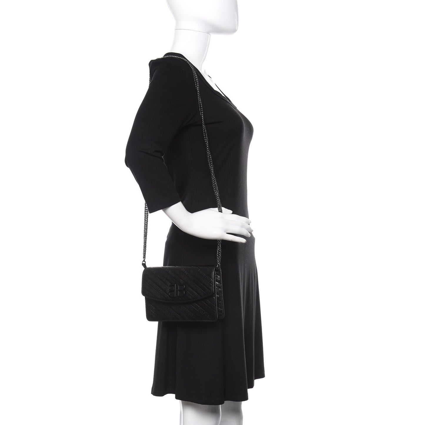 Shiny Goatskin Logo Embossed Monochrome BB Wallet On Chain Black