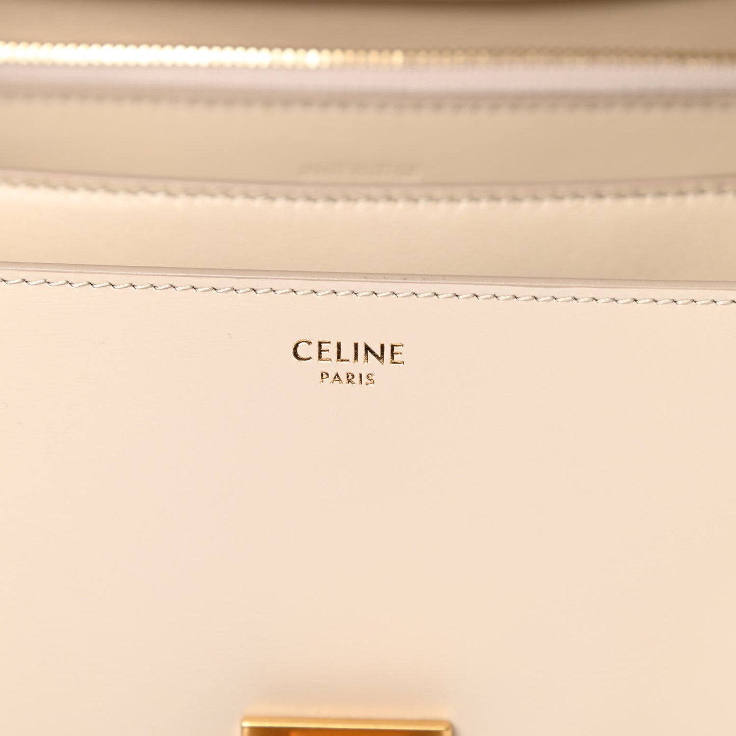 Box Calfskin Medium Classic Box Flap Bag Powder