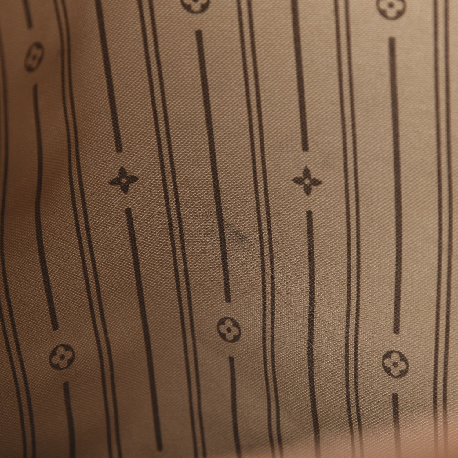 Louis Vuitton Monogram Neverfull MM 13 of 14