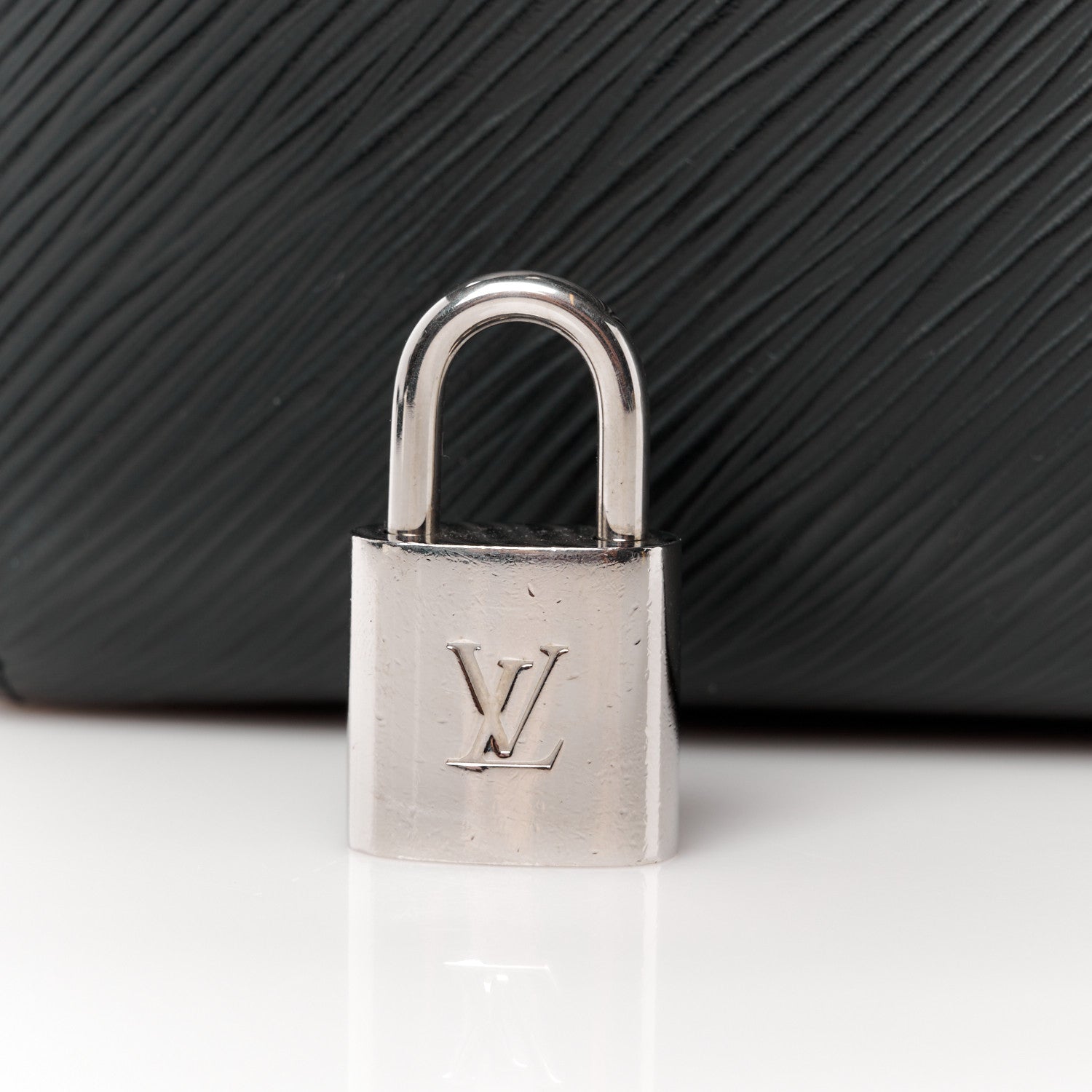 Louis Vuitton Epi Speedy Bandouliere 25 Black 9 of 14