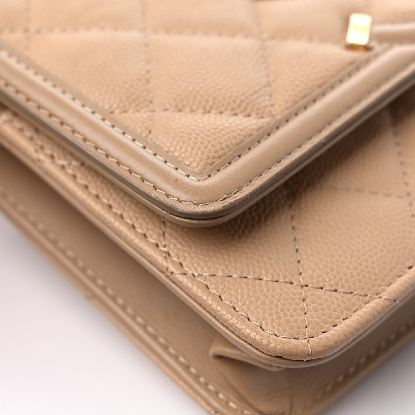 Caviar Quilted CC Filigree Wallet On Chain WOC Beige