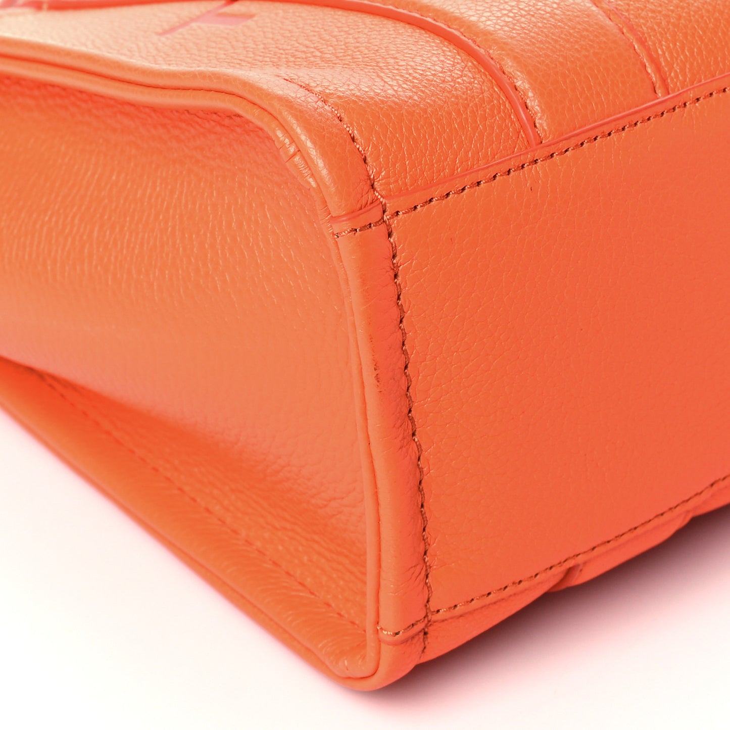 Grained Calfskin Small The Tote Bag Dragon Fire