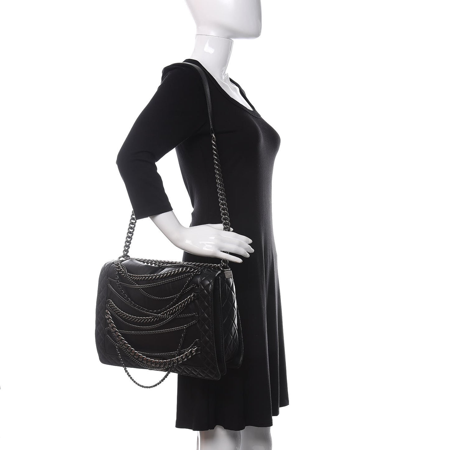 Calfskin Enchained XL Boy Flap Black