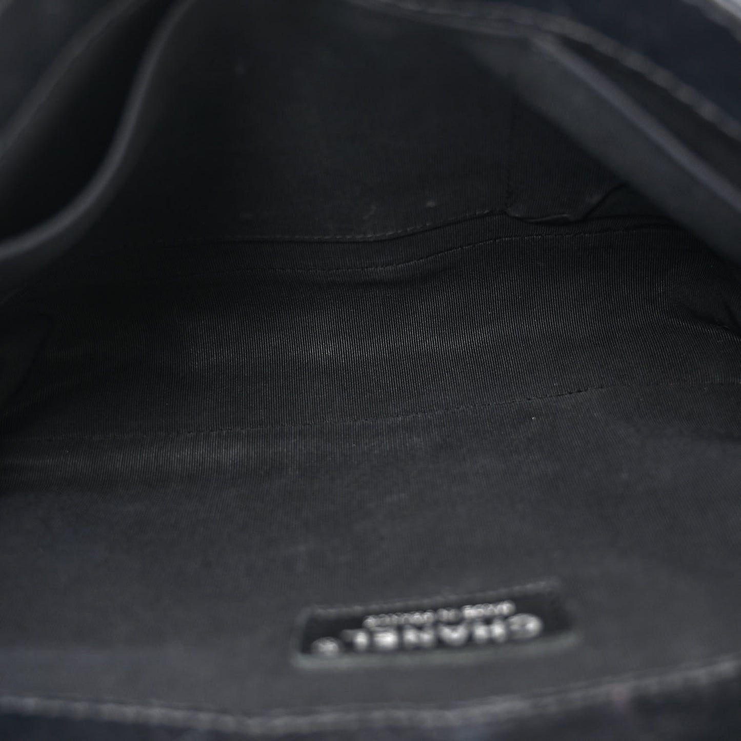 Calfskin Enchained New Medium Boy Flap Black