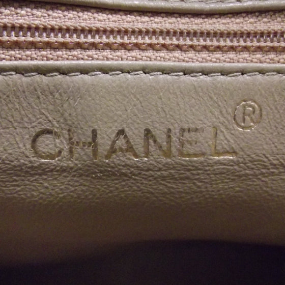 Chanel Patent Diamond Stitch Shoulder Bag 8 of 11