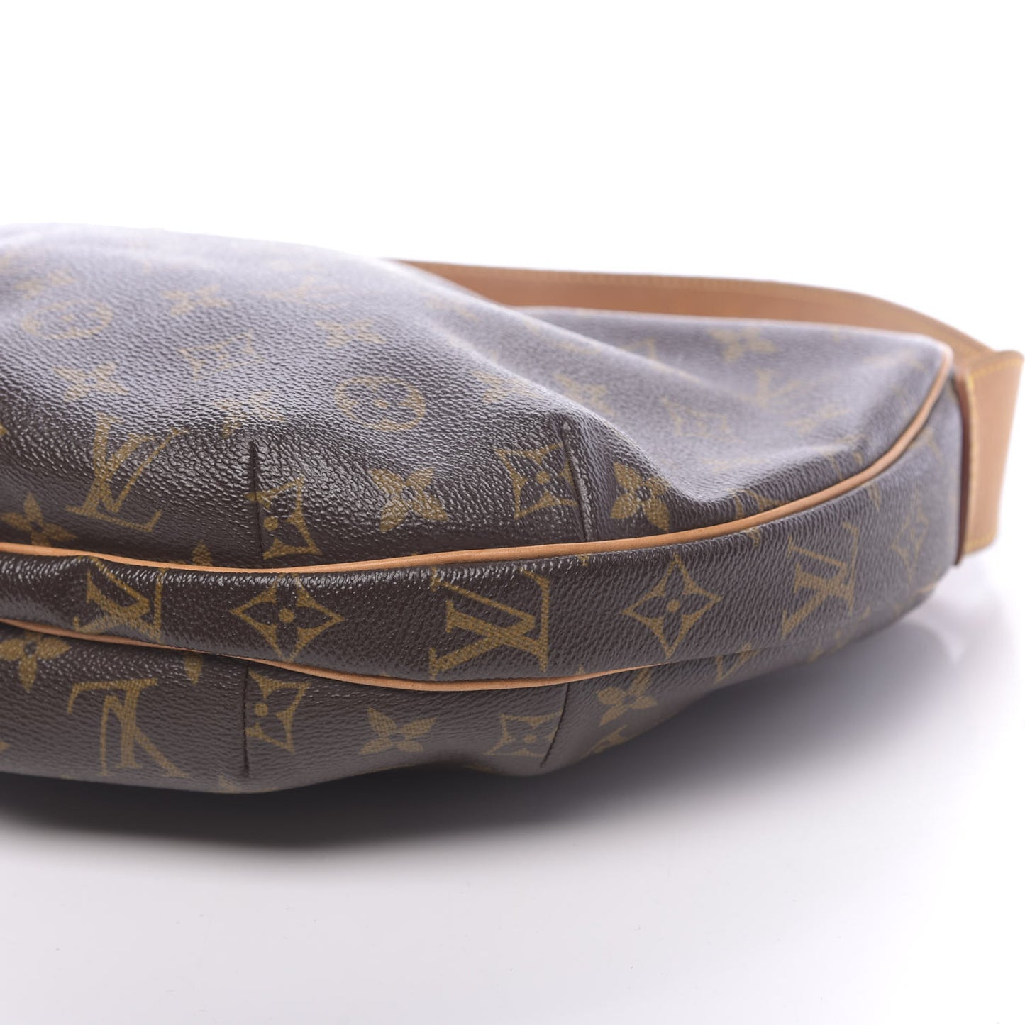 Monogram Croissant MM