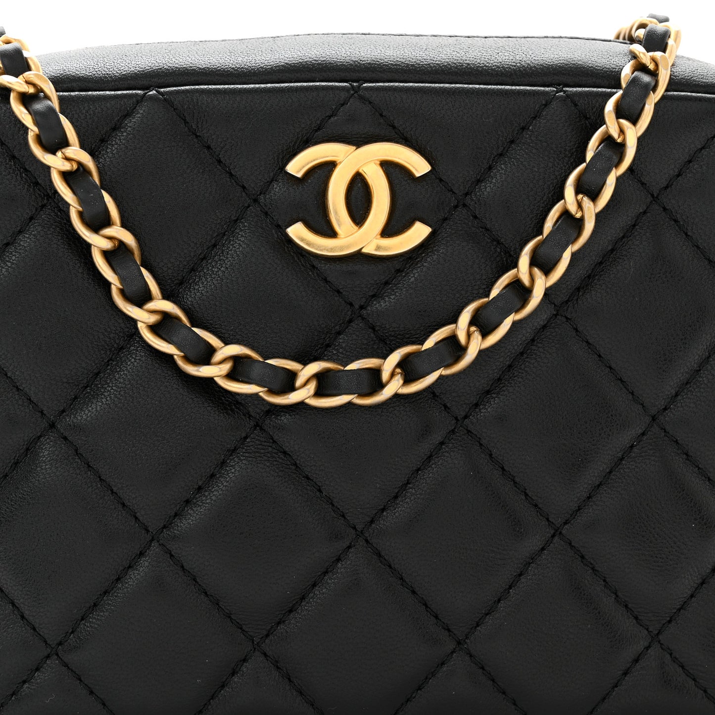 Lambskin Quilted CC Pearl Crush Camera Case Black