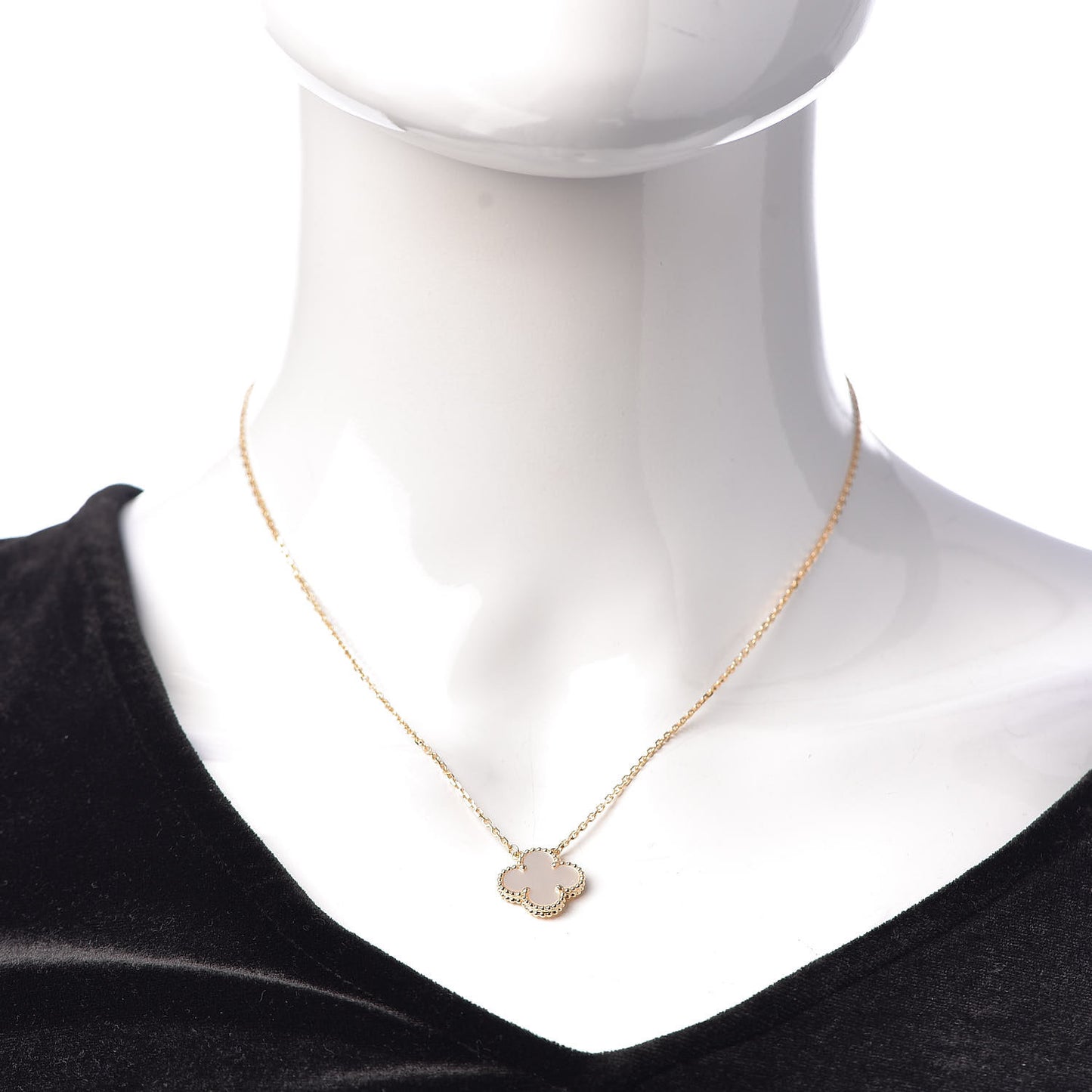18K Yellow Gold Mother of Pearl Vintage Alhambra Pendant Necklace