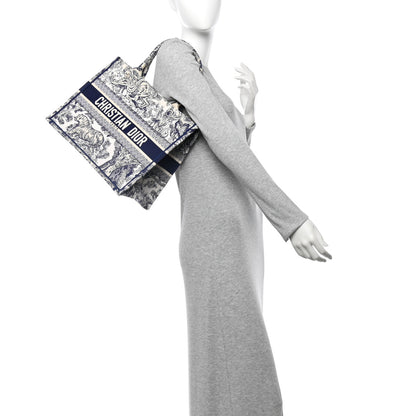 Christian Dior Canvas Embroidered Medium Dioriviera Toile De Jouy Book Tote Blue 2 of 12