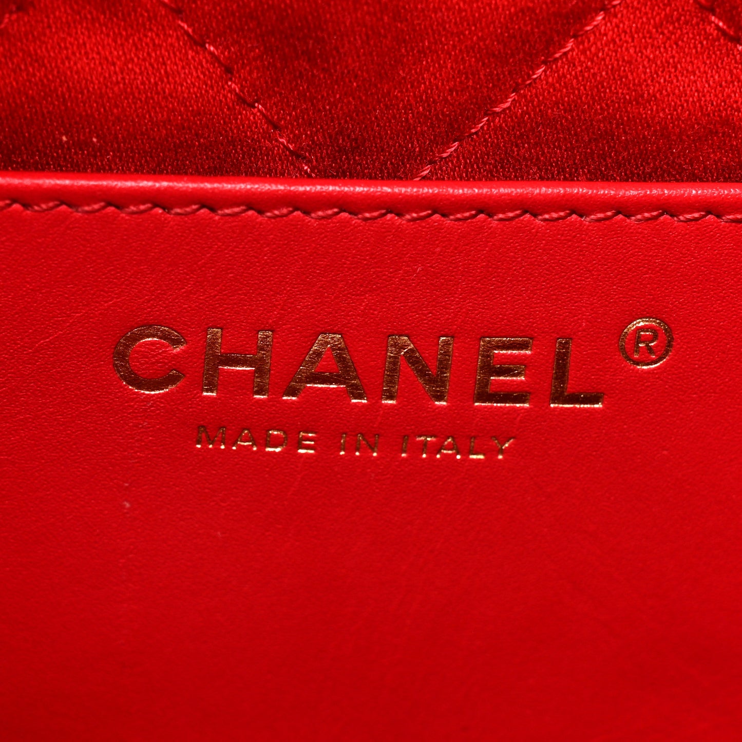Shiny Calfskin Quilted Mini Chanel 22 Red