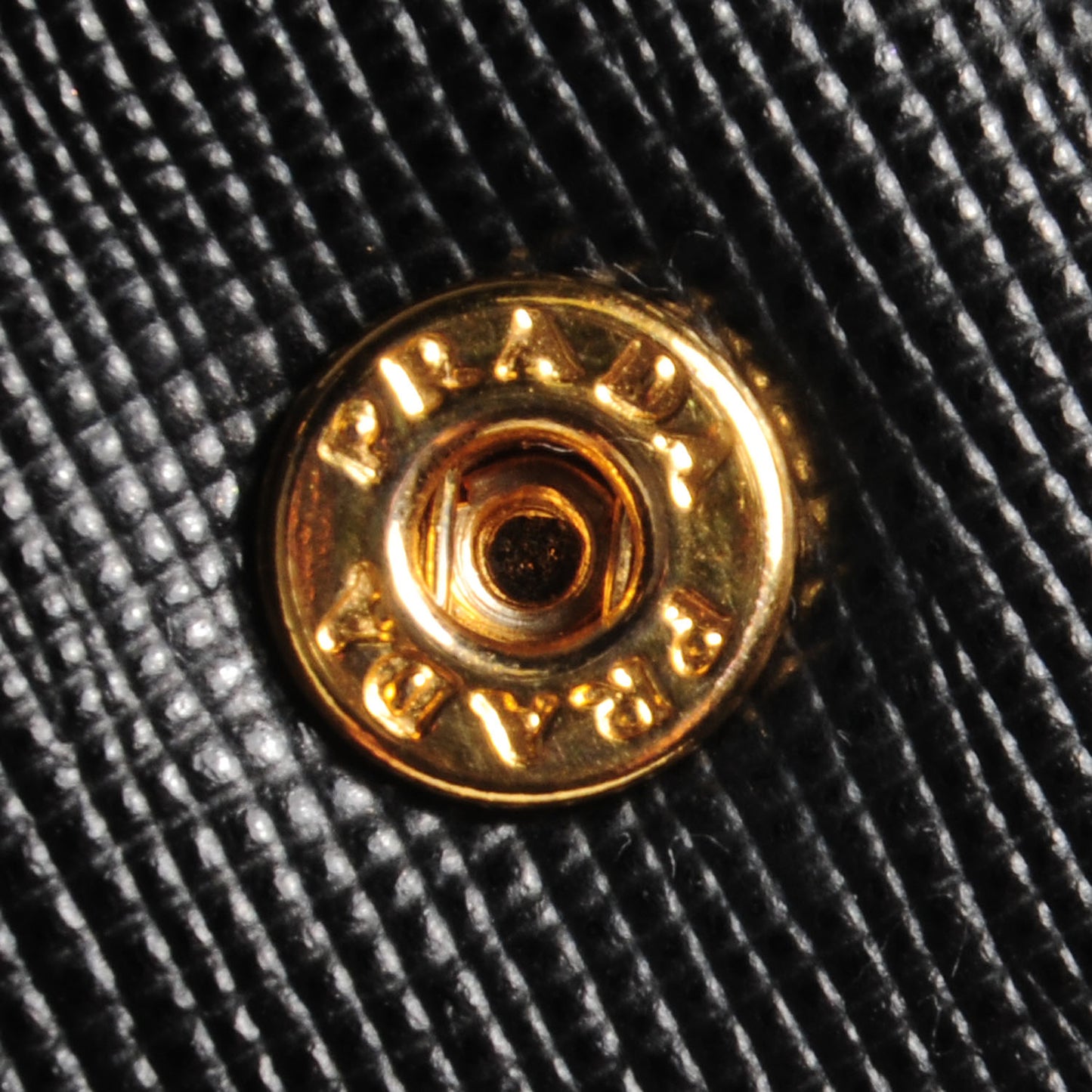 Saffiano Metal Oro Chain Wallet Nero Black