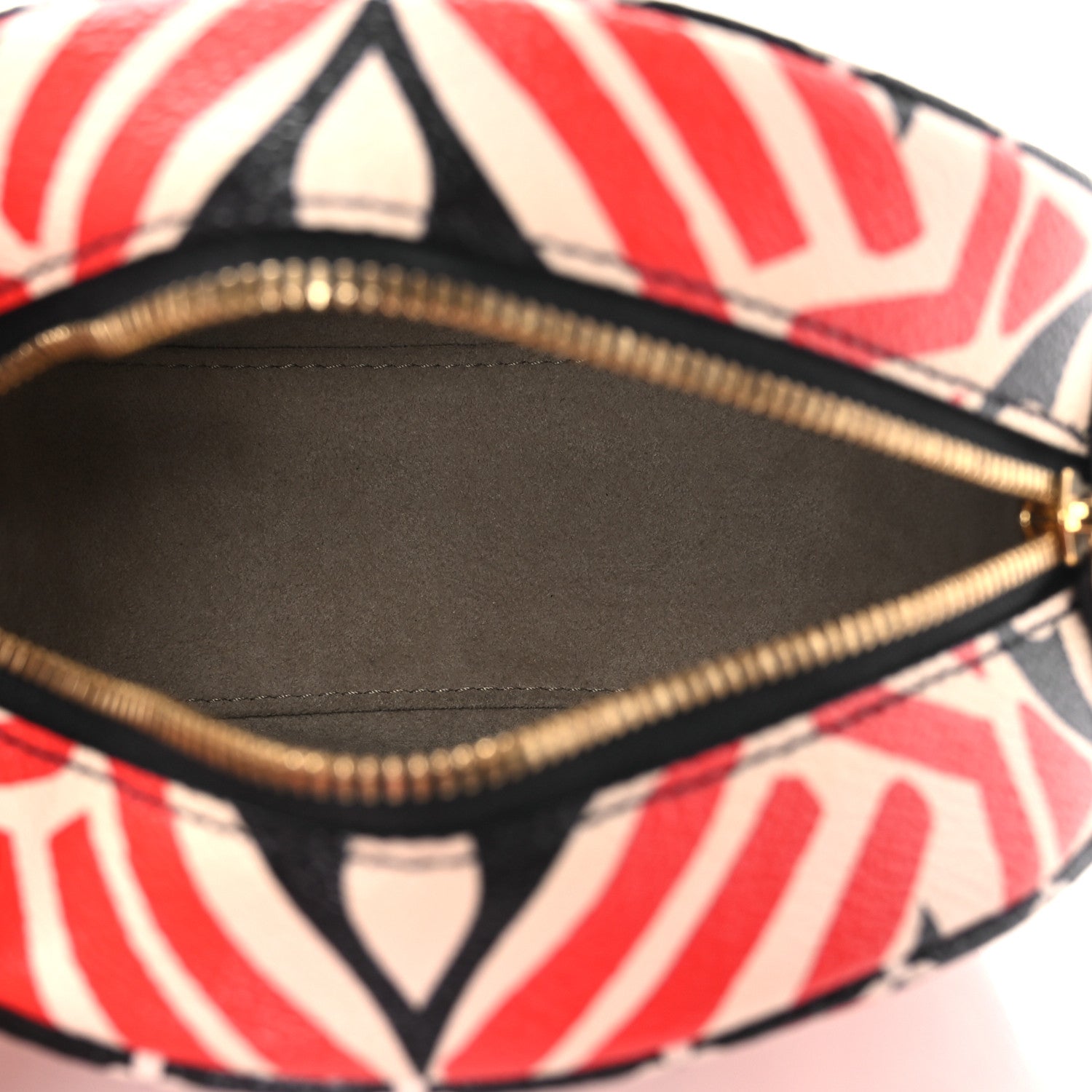 Louis Vuitton Monogram Giant Crafty Boite Chapeau Souple PM Creme Rouge Black 6 of 10