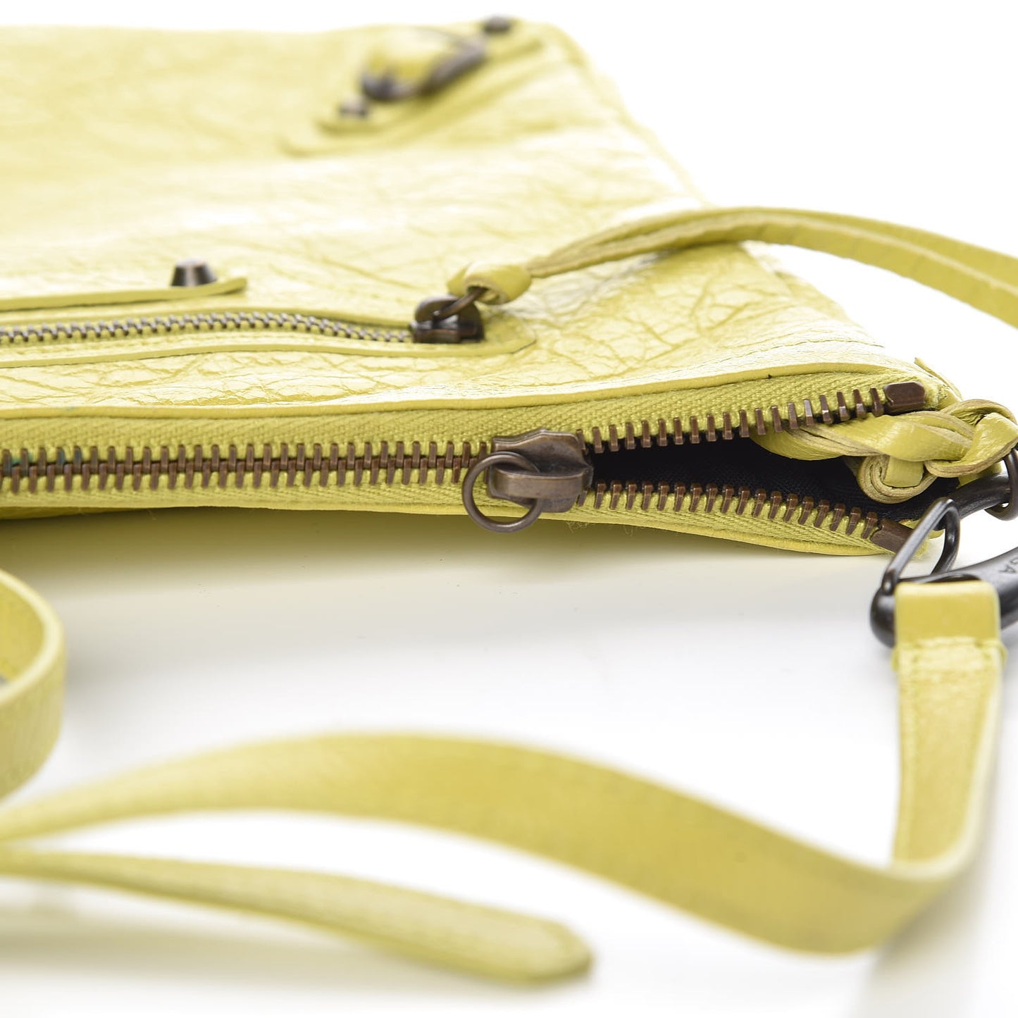 Agneau Classic Hardware Flat Crossbody Jaune Poussin