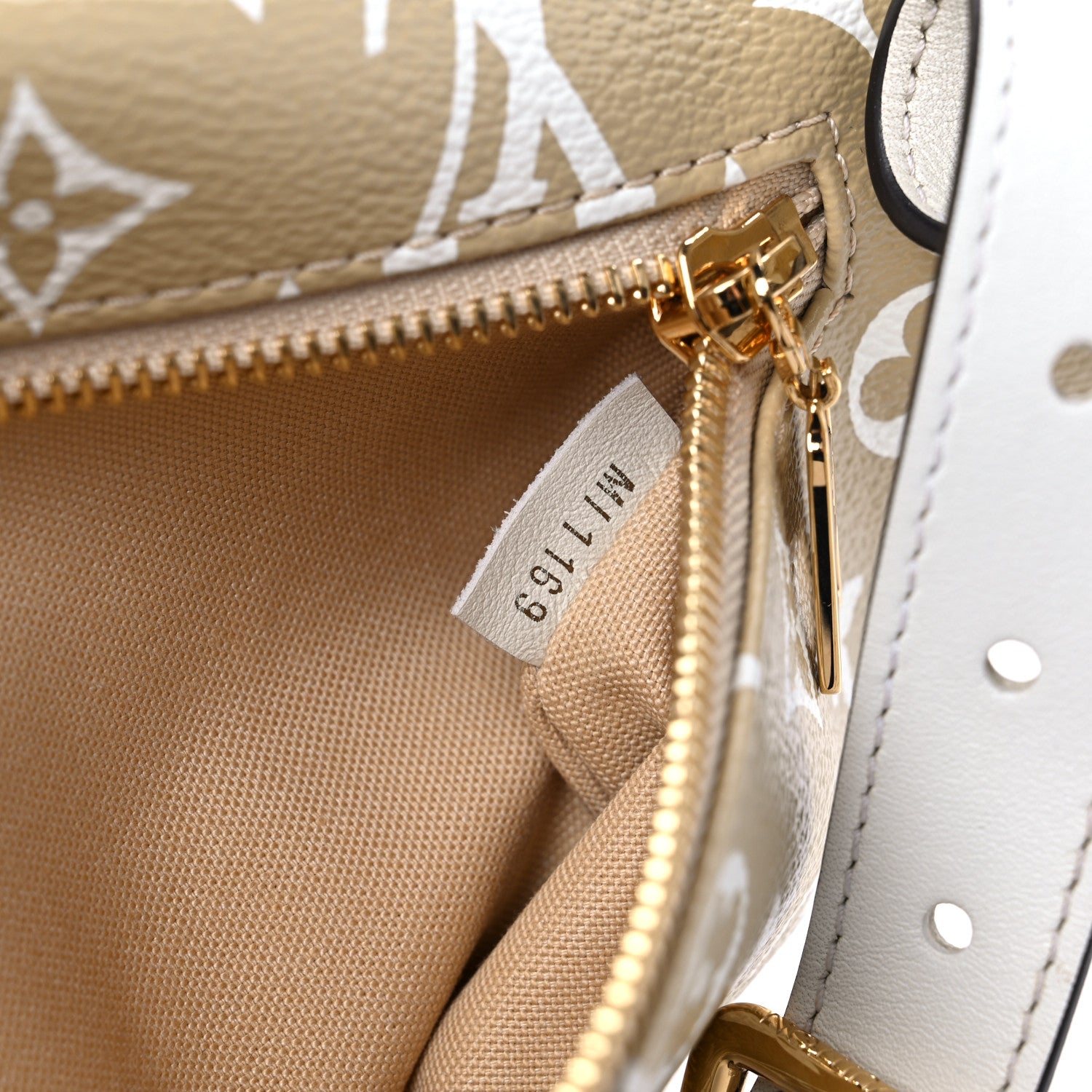 Louis Vuitton Monogram Giant Bumbag Kaki Beige 7 of 12