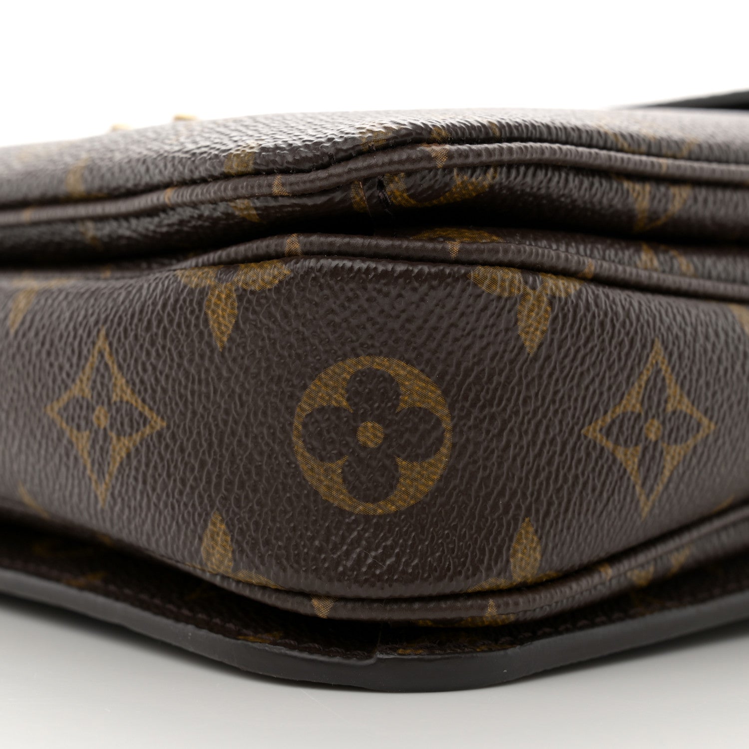 Louis Vuitton Monogram Pochette Metis 9 of 10