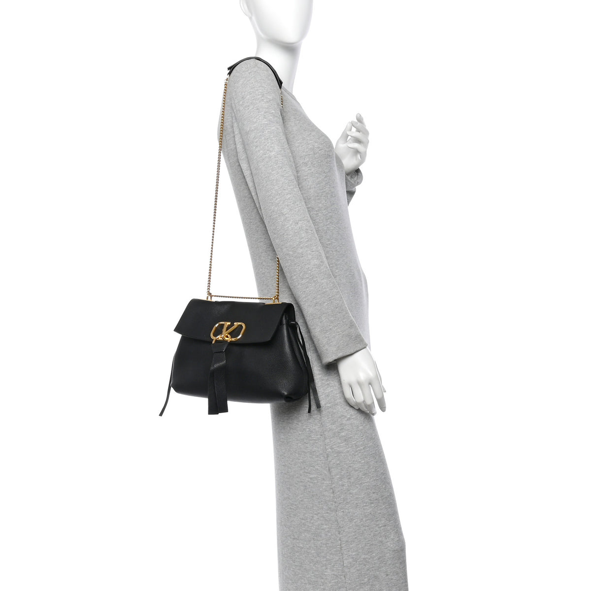 Valentino Garavani Pebbled Calfskin Small VRing Chain Shoulder Bag Black 2 of 9