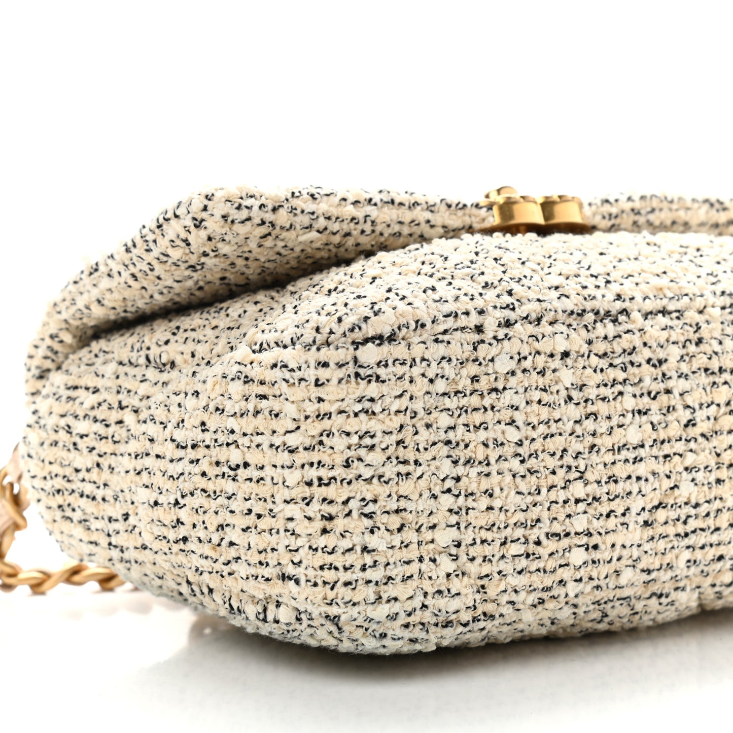 Tweed Quilted Medium Chanel 19 Flap Ecru Black