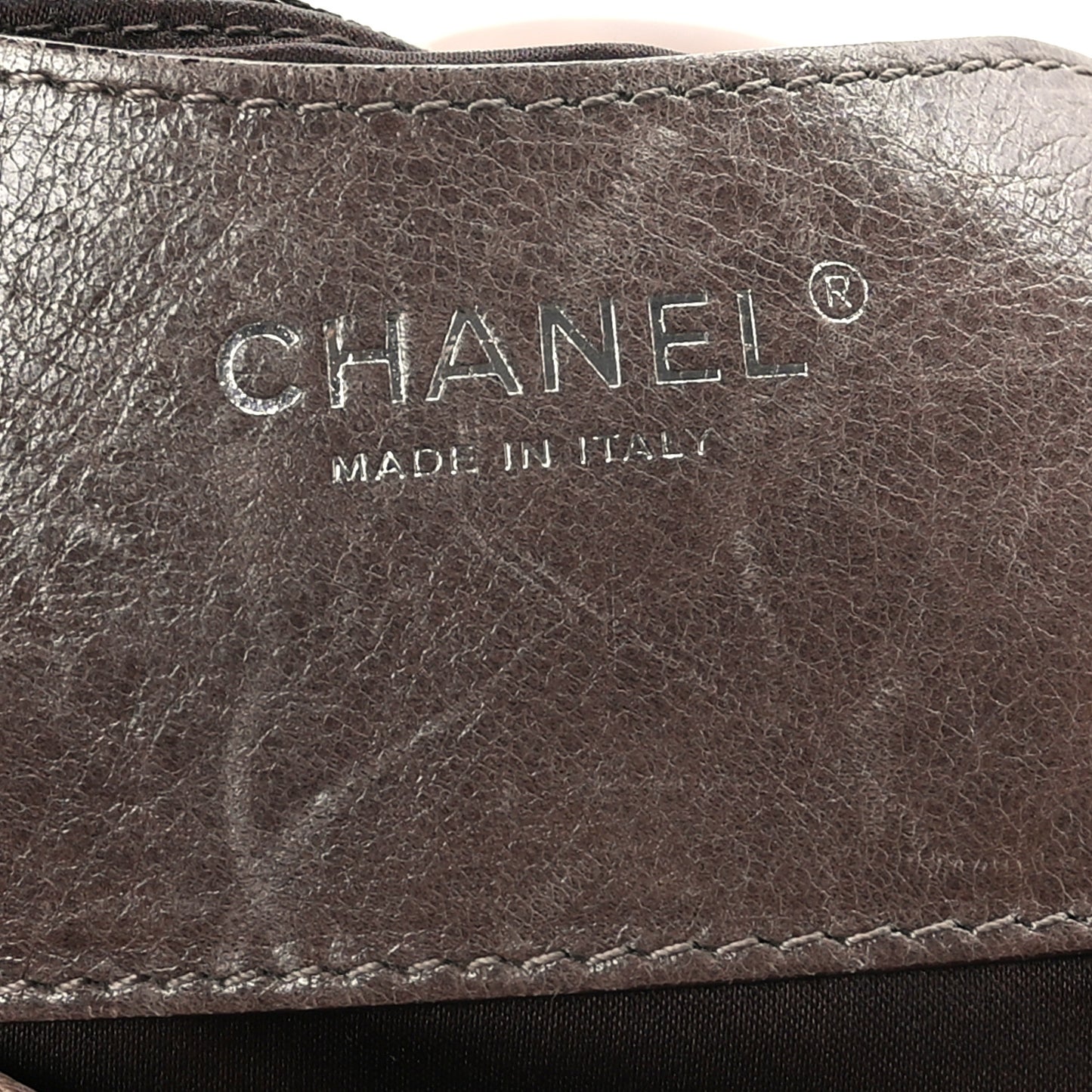 Glazed Calfskin Stitched On The Road Flap Beige