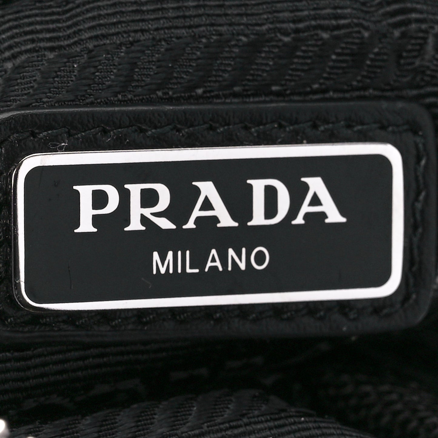 Spazzolato Rois Re-Nylon Metal Triangle Logo Monolith Pouch Pocket 55mm Boots 41 Black
