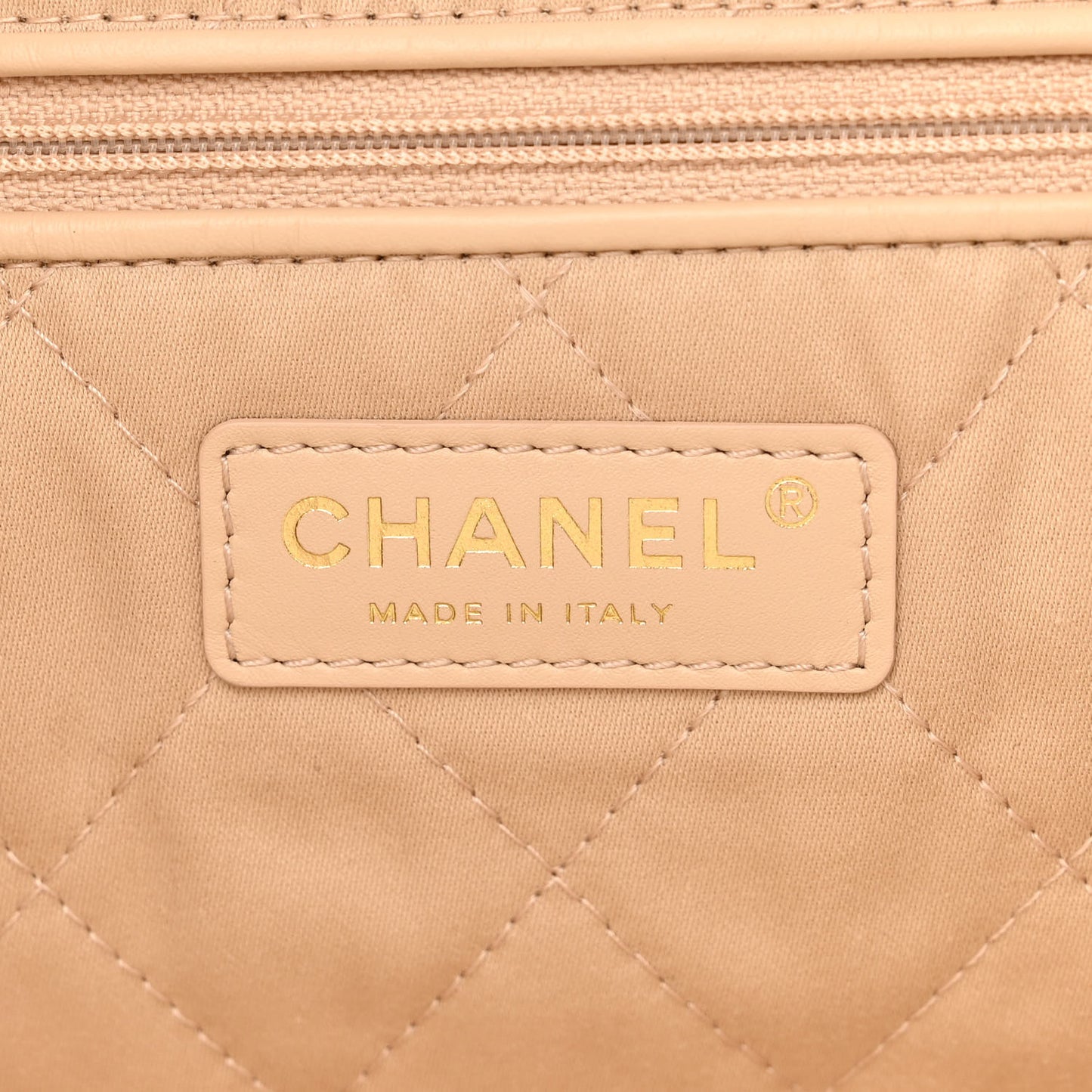 Shiny Calfskin Quilted Chanel 22 White