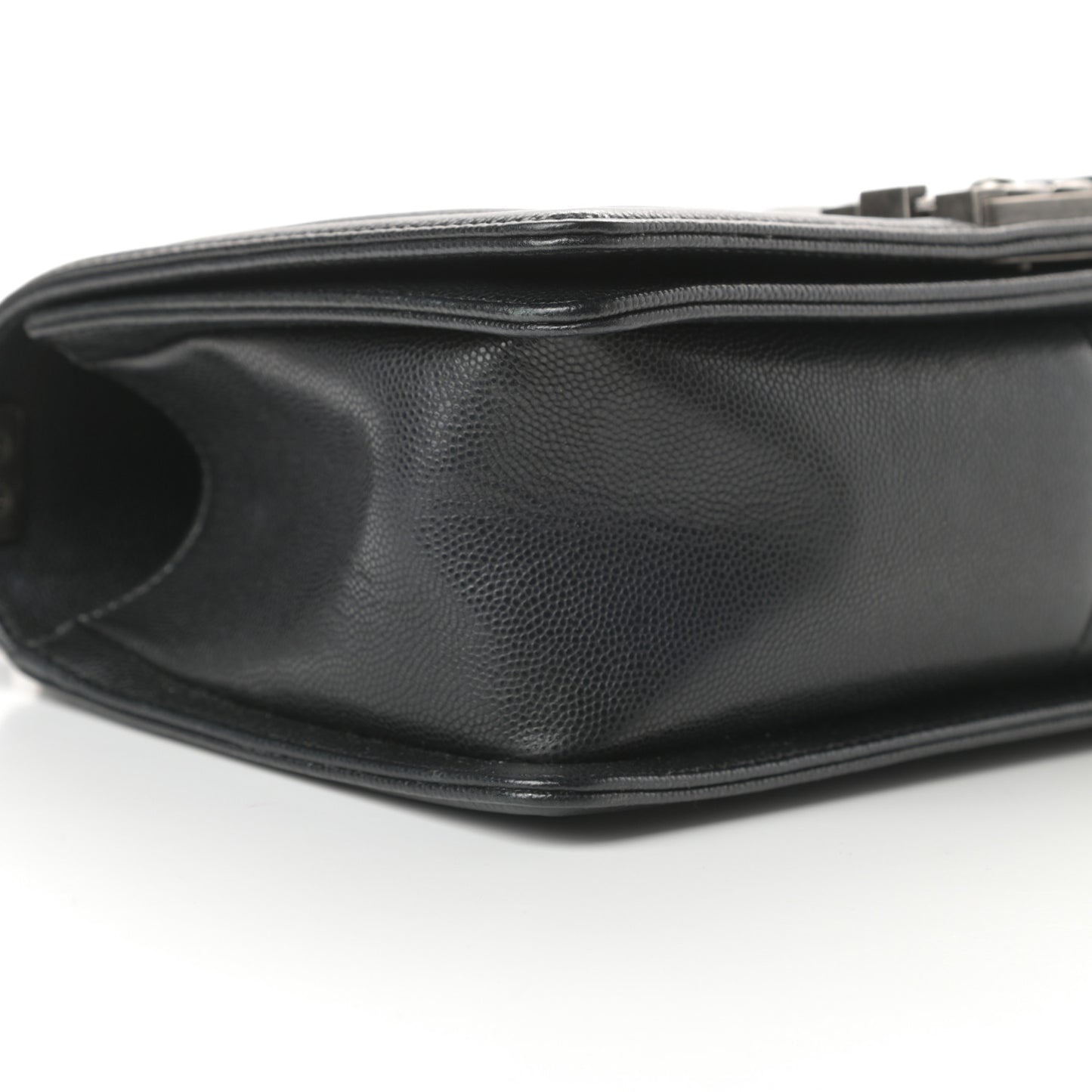 Caviar Chevron Quilted Medium Boy Flap Black