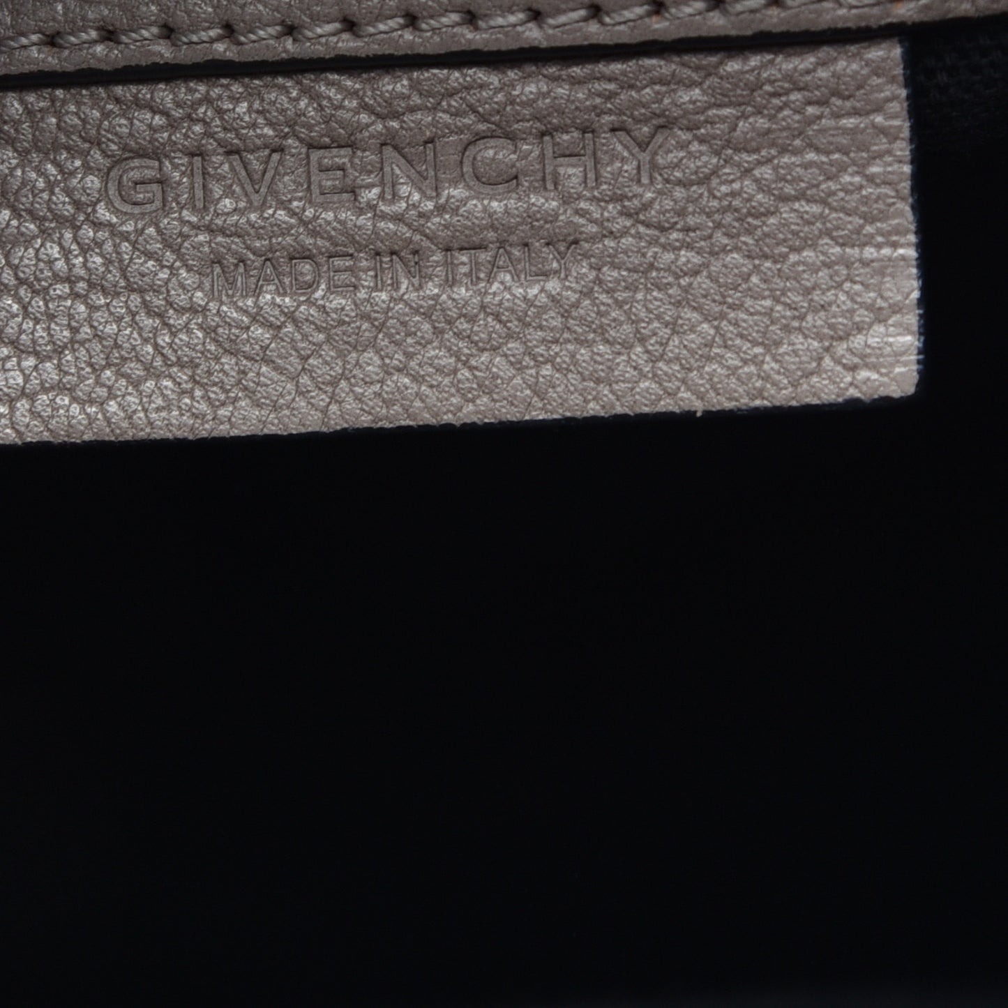 Sugar Goatskin Medium Antigona Sand