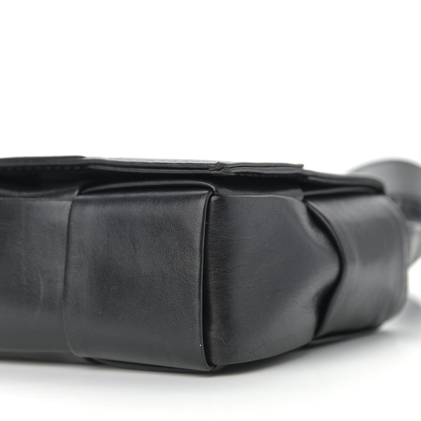Paper Calfskin Intrecciato Cassette Black