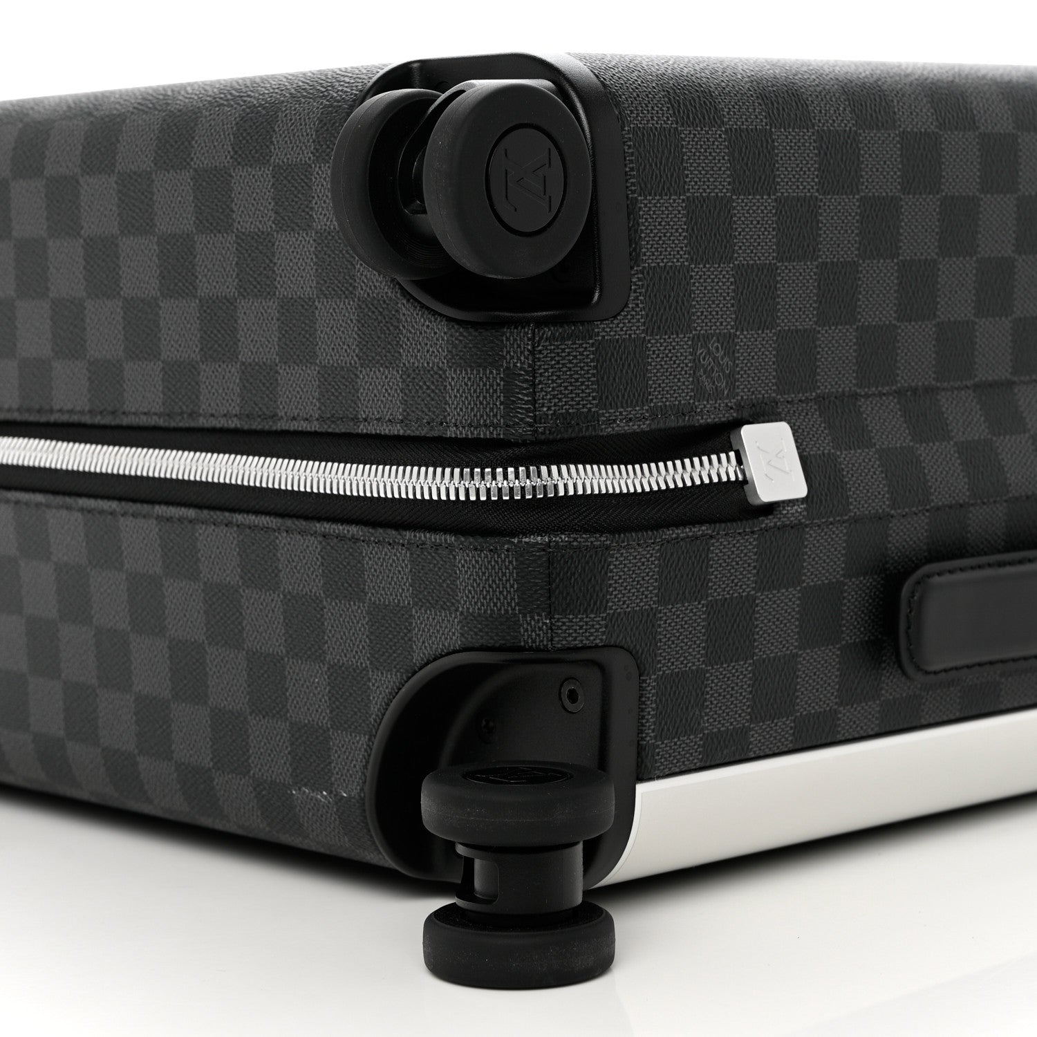 Louis Vuitton Damier Graphite Horizon 8 of 11