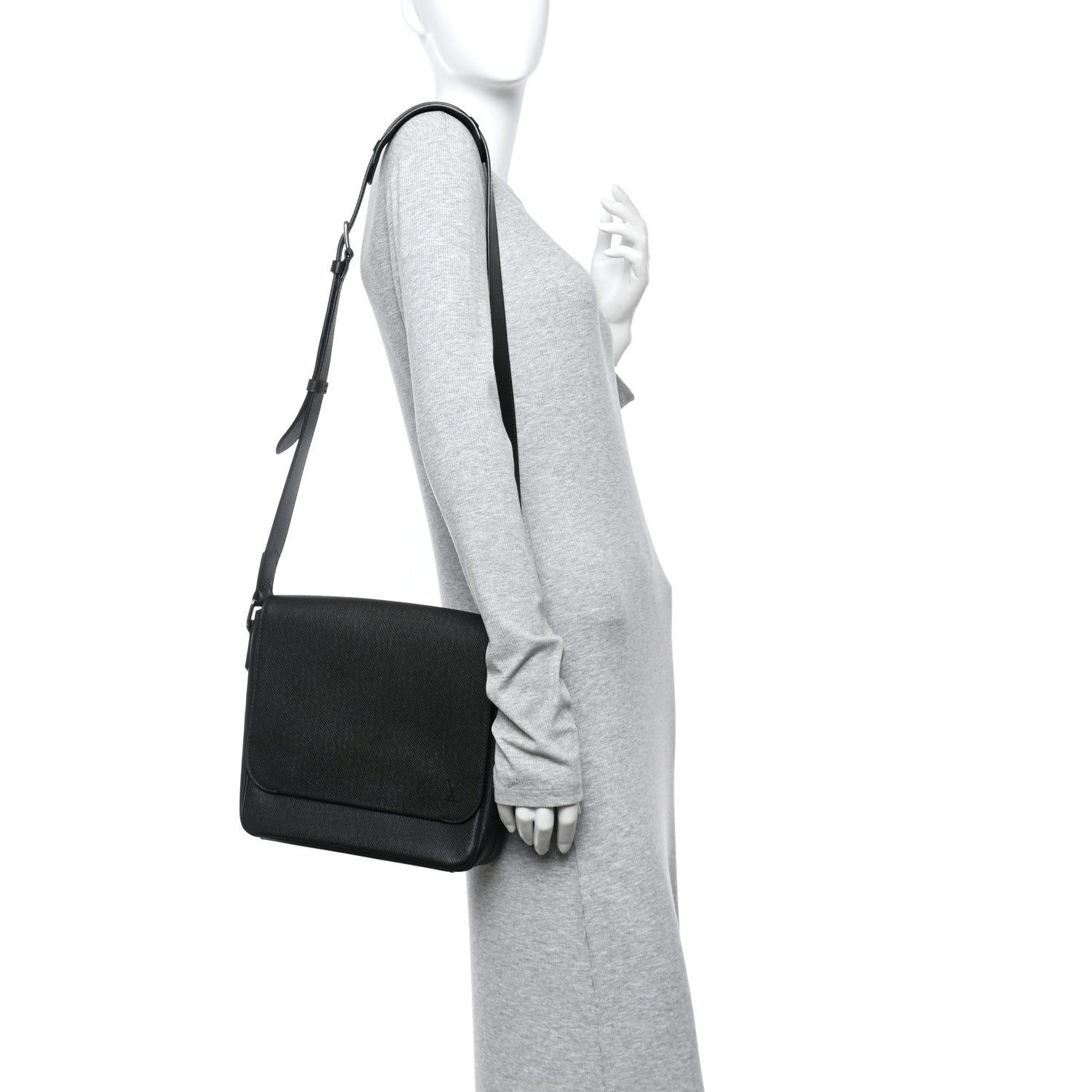 Louis Vuitton Taiga Roman PM Messenger Black 2 of 14