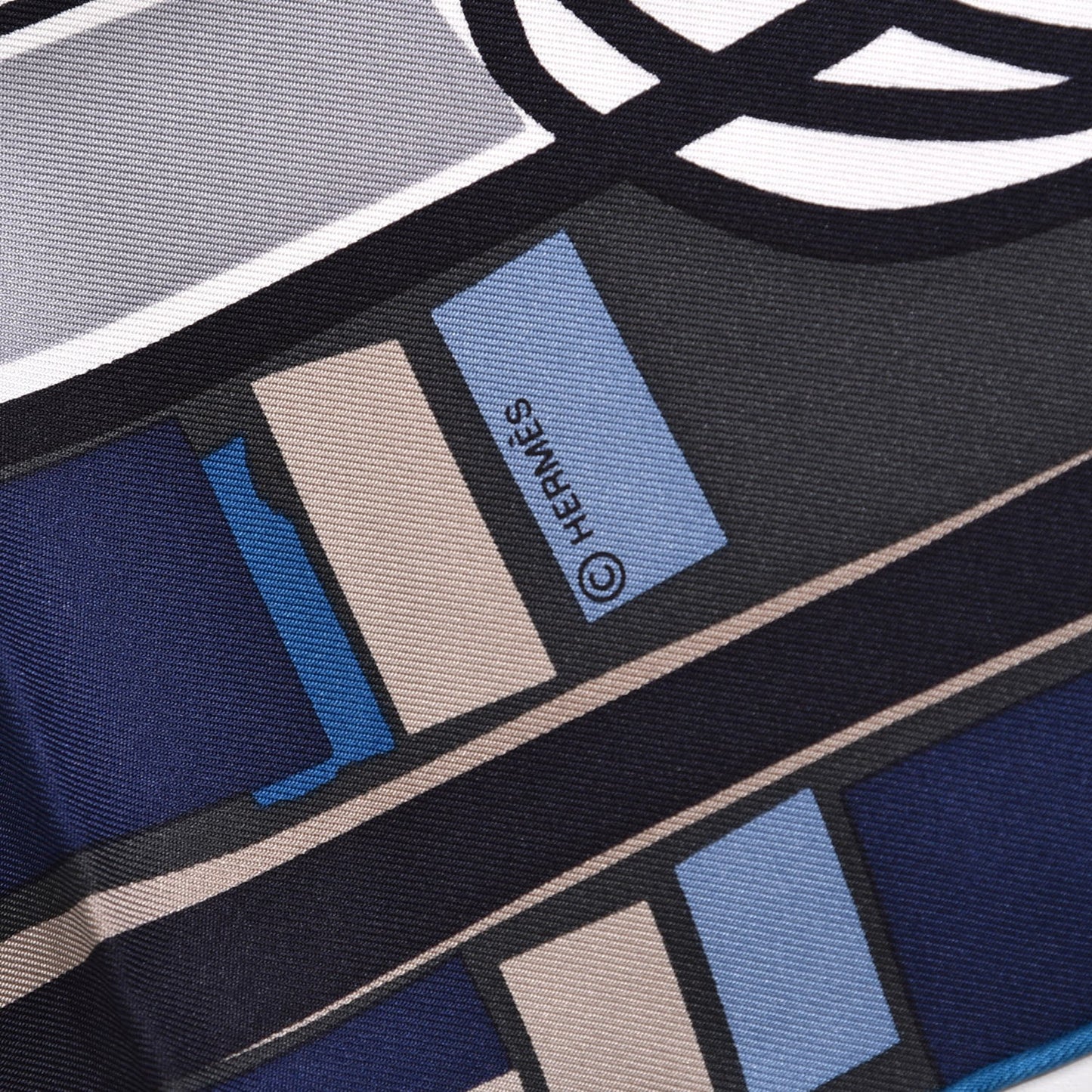 Silk Sea Surf and Fun Scarf 90 Anthracite Marine Jean