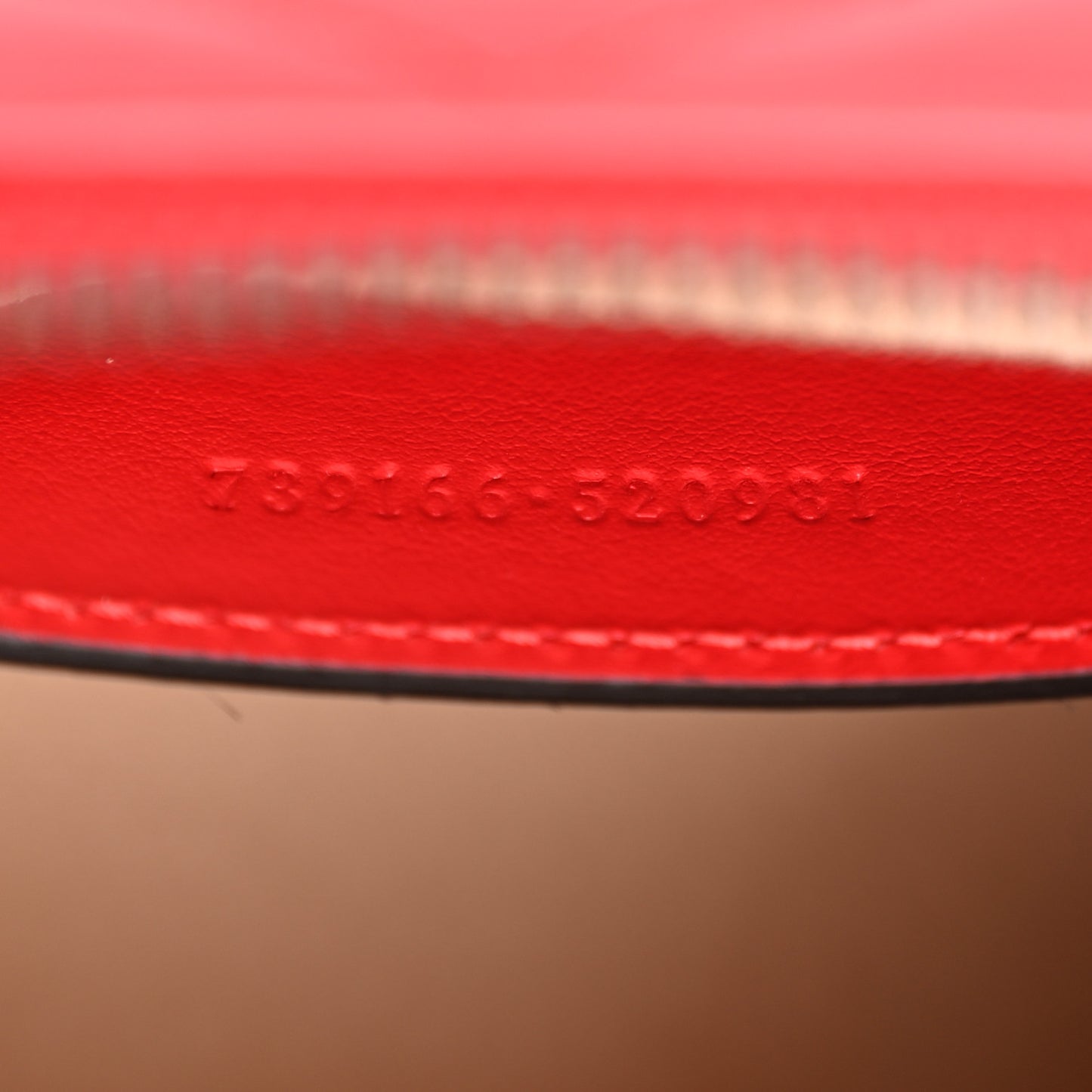 Calfskin Matelasse Chevron GG Marmont Sling Shoulder Bag Rosso