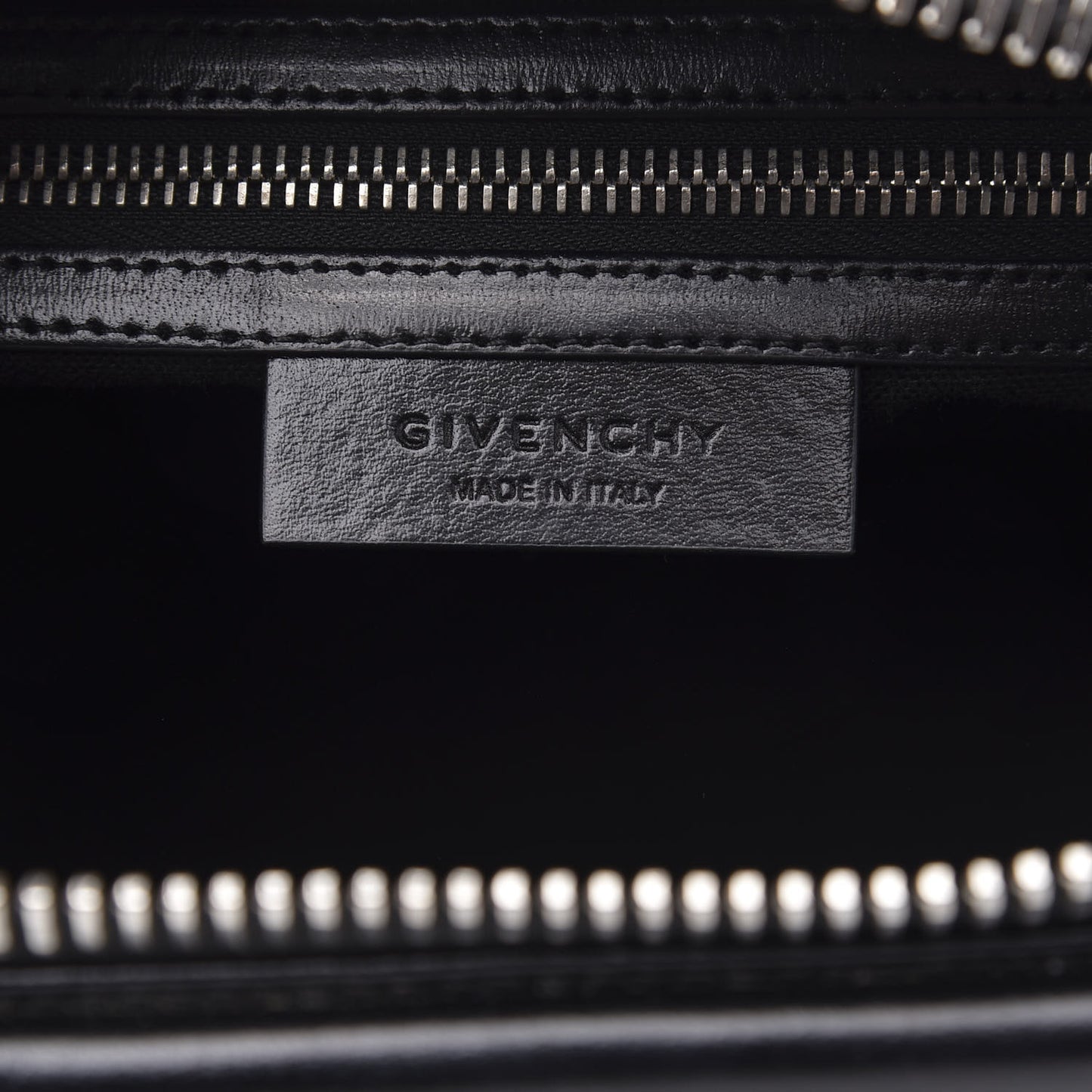 Shiny Lord Calfskin Small Antigona Black