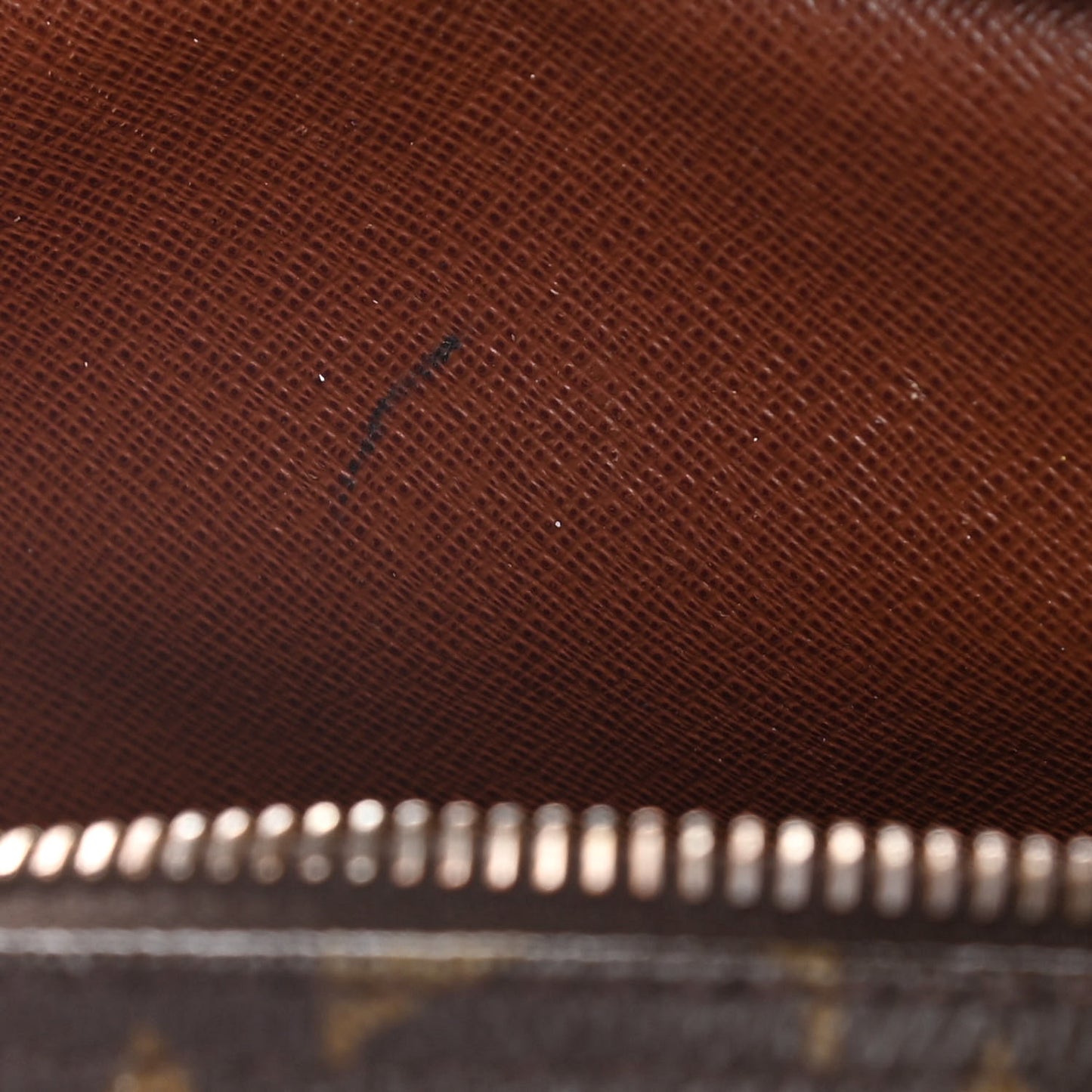 Monogram Amazone