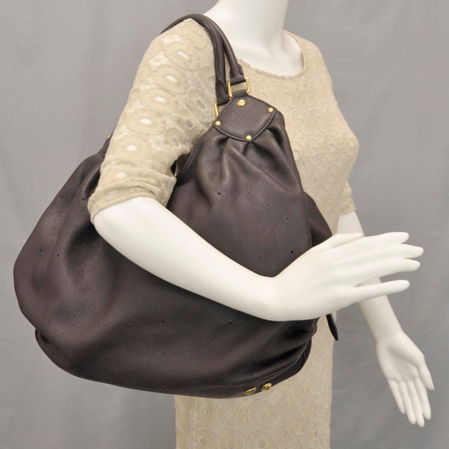 Louis Vuitton Mahina L Black 2 of 9