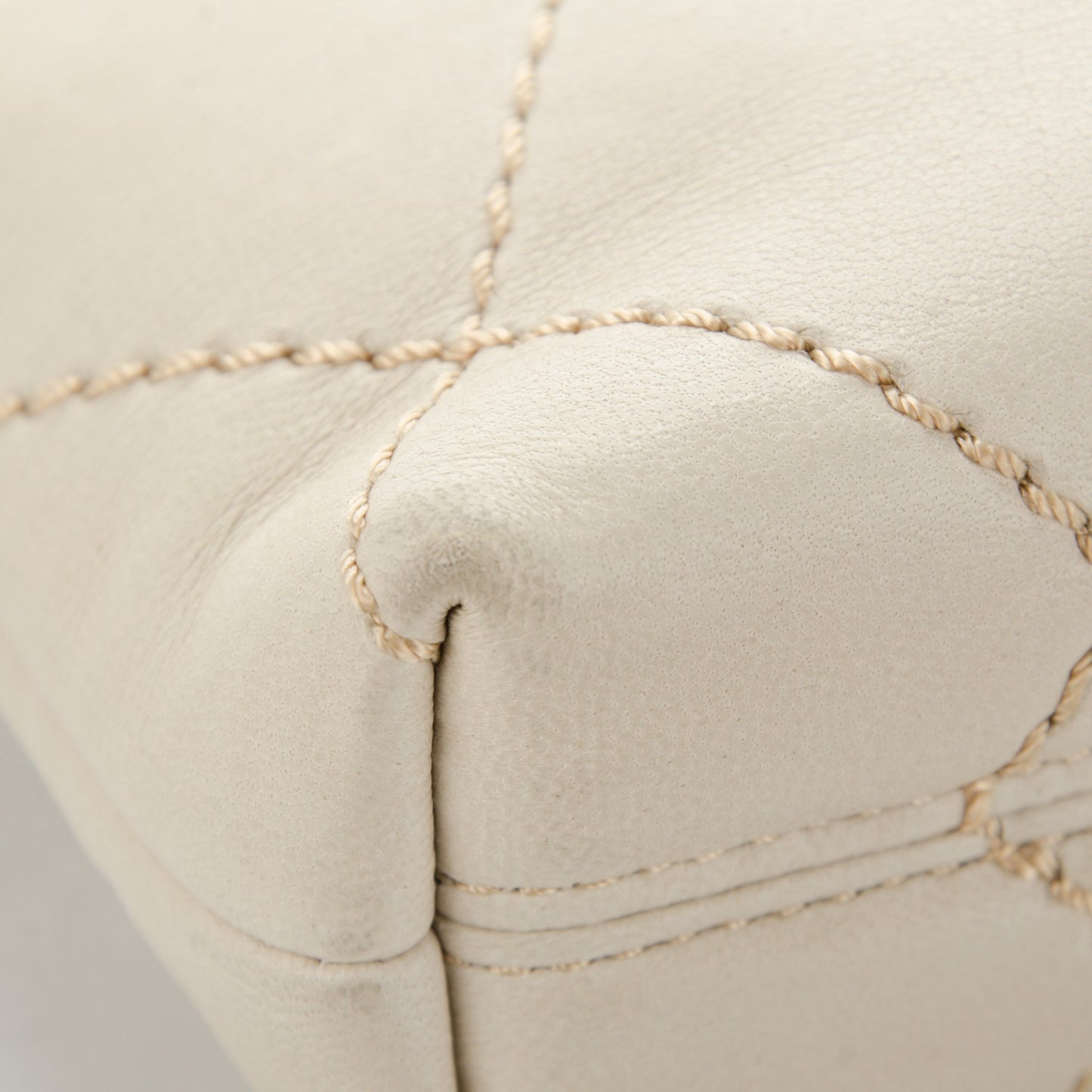 Lambskin Surpique Stitch Pochette Beige Clair